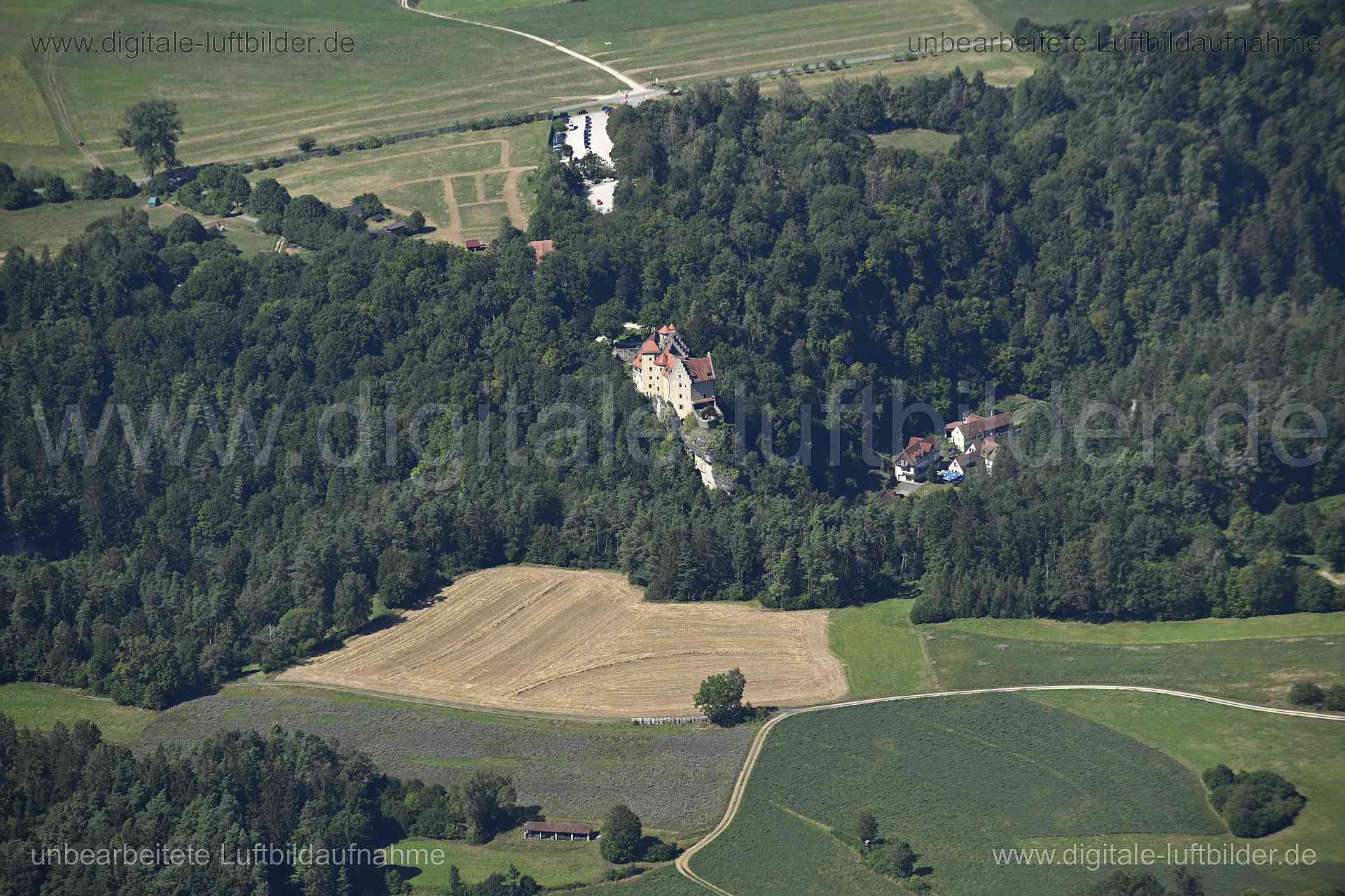 Titel: Burg Rabenstein, Bildnummer: n551860, Ort / Stadt: Ahorntal, (Land)Kreis: Landkreis Bayreuth, Regierungsbezirk: Oberfranken, Bundesland: Bayern, Aufnahmedatum: 11.08.2024, Schlagwörter: Deutschland, , Burgn Rabenstein, Burgen und Schlösser, Neumühle, Rabenstein, Monat: August, Jahreszeit: Sommer, Tageszeit: Mittag / Nachmittag, Jahr: 2024, Flug ID: 20240811, Bildstatus: unbearbeitetes Rohbild, Bildabmessung: 8256 x 5504 Pixel, Fotograf & Copyright: Oliver Acker