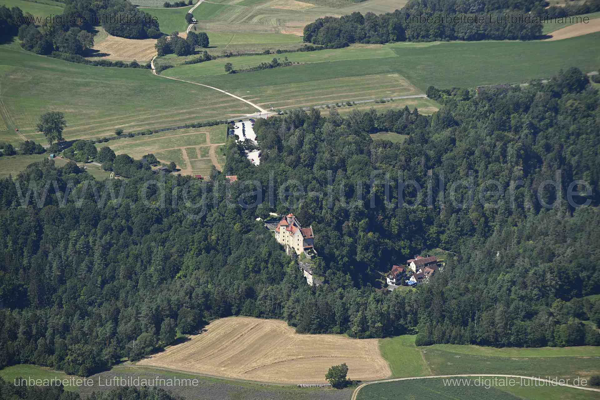 Titel: Burg Rabenstein, Bildnummer: n551870, Ort / Stadt: Ahorntal, (Land)Kreis: Landkreis Bayreuth, Regierungsbezirk: Oberfranken, Bundesland: Bayern, Aufnahmedatum: 11.08.2024, Schlagwörter: Deutschland, , Burgn Rabenstein, Burgen und Schlösser, Neumühle, Rabenstein, Monat: August, Jahreszeit: Sommer, Tageszeit: Mittag / Nachmittag, Jahr: 2024, Flug ID: 20240811, Bildstatus: unbearbeitetes Rohbild, Bildabmessung: 8256 x 5504 Pixel, Fotograf & Copyright: Oliver Acker