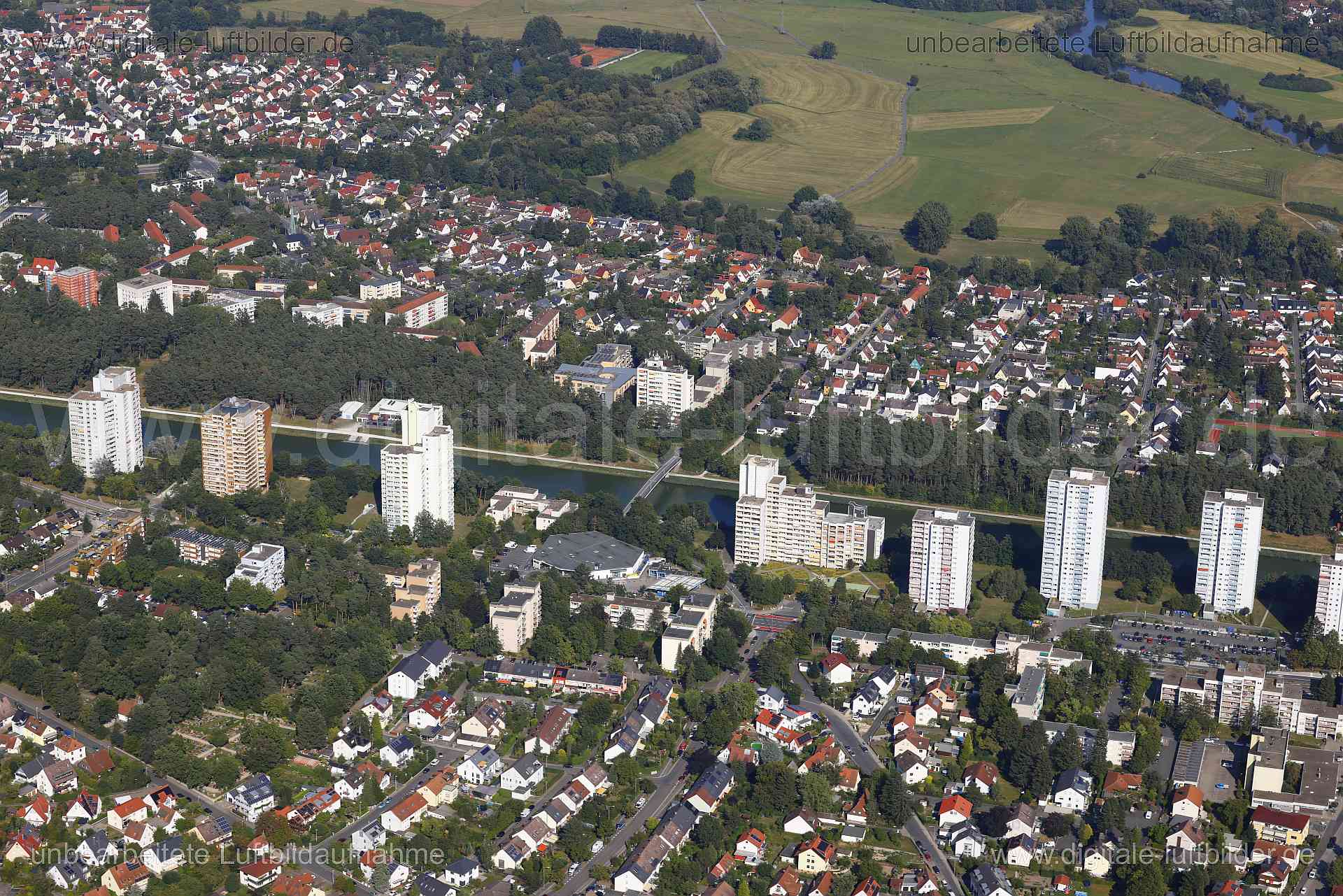 Titel: Büchenbach, Bildnummer: c564990, Ort / Stadt: Erlangen, (Land)Kreis: kreisfreie Stadt Erlangen, Regierungsbezirk: Mittelfranken, Bundesland: Bayern, Aufnahmedatum: 24.08.2024, Schlagwörter: Deutschland, 91056, Am Europakanal, Dorfstraße, Erlangen, Forchheimer Straße, Habichtstraße, Jakob-Nein-Straße, Steigerwaldallee, Büchenbach, Main-Donau-Kanal, Hochhaus, Hochhäuser, Wiesengrund, Monat: August, Jahreszeit: Sommer, Tageszeit: Mittag / Nachmittag, Jahr: 2024, Flug ID: 20240824, Bildstatus