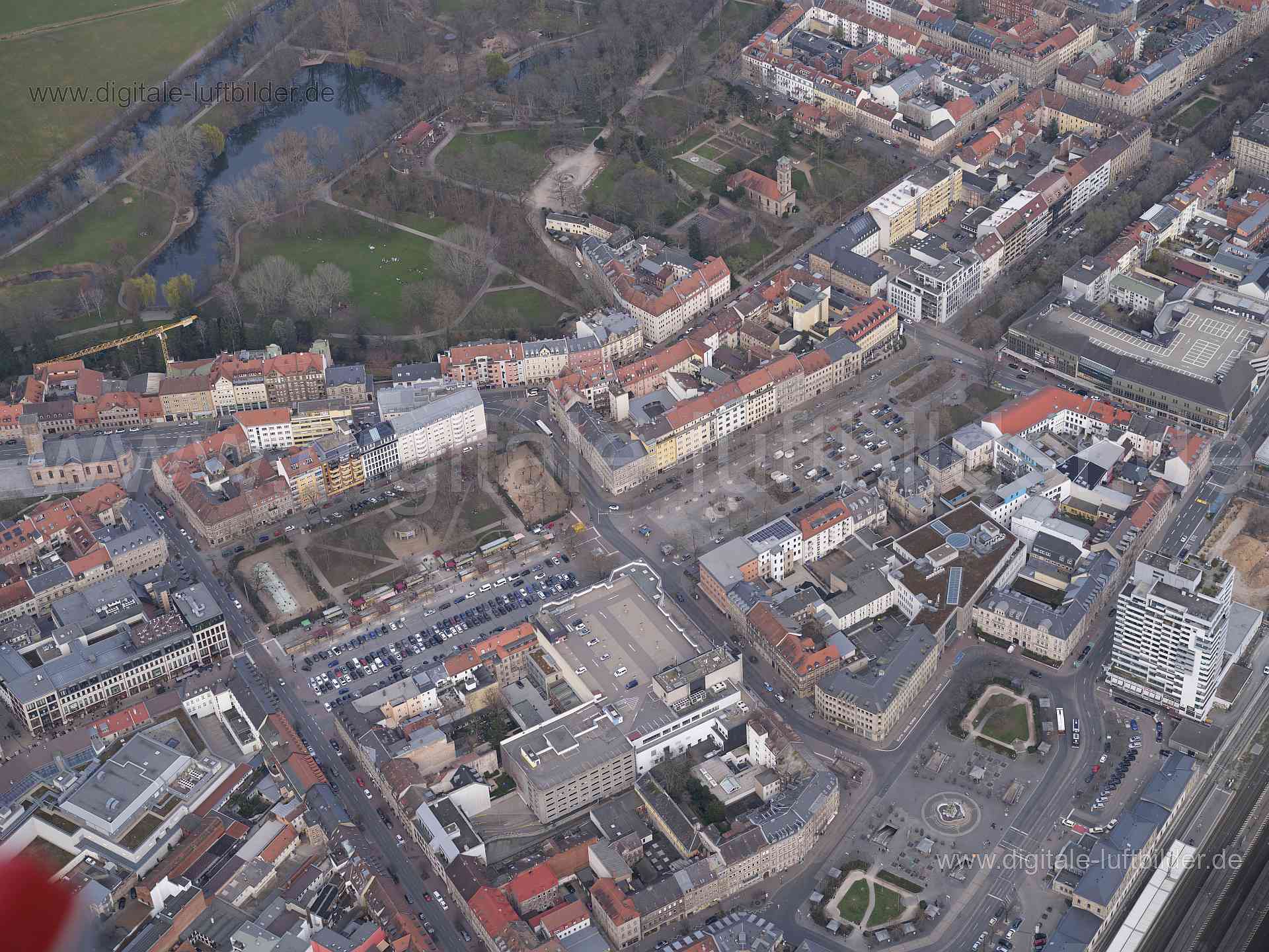 Titel: Fürth, Bildnummer: f531110, Ort / Stadt: Fürth, (Land)Kreis: kreisfreie Stadt Fürth, Regierungsbezirk: Mittelfranken, Bundesland: Bayern, Aufnahmedatum: 09.03.2024, Schlagwörter: Deutschland, 90762, Bahnhofplatz, Friedrichstraße, Fürth, Fürther Freiheit, Gabelsbergerstraße, Gustav-Schickedanz-Straße, Hallstraße, Kirchenstraße, Königstraße, Königswarterstraße, Moststraße, Nürnberger Straße, Rudolf-Breitscheid-Straße, Schwabacher Straße, Zentrumf Fürth, Stadtpark, Milchhäusle, Monat: März, 