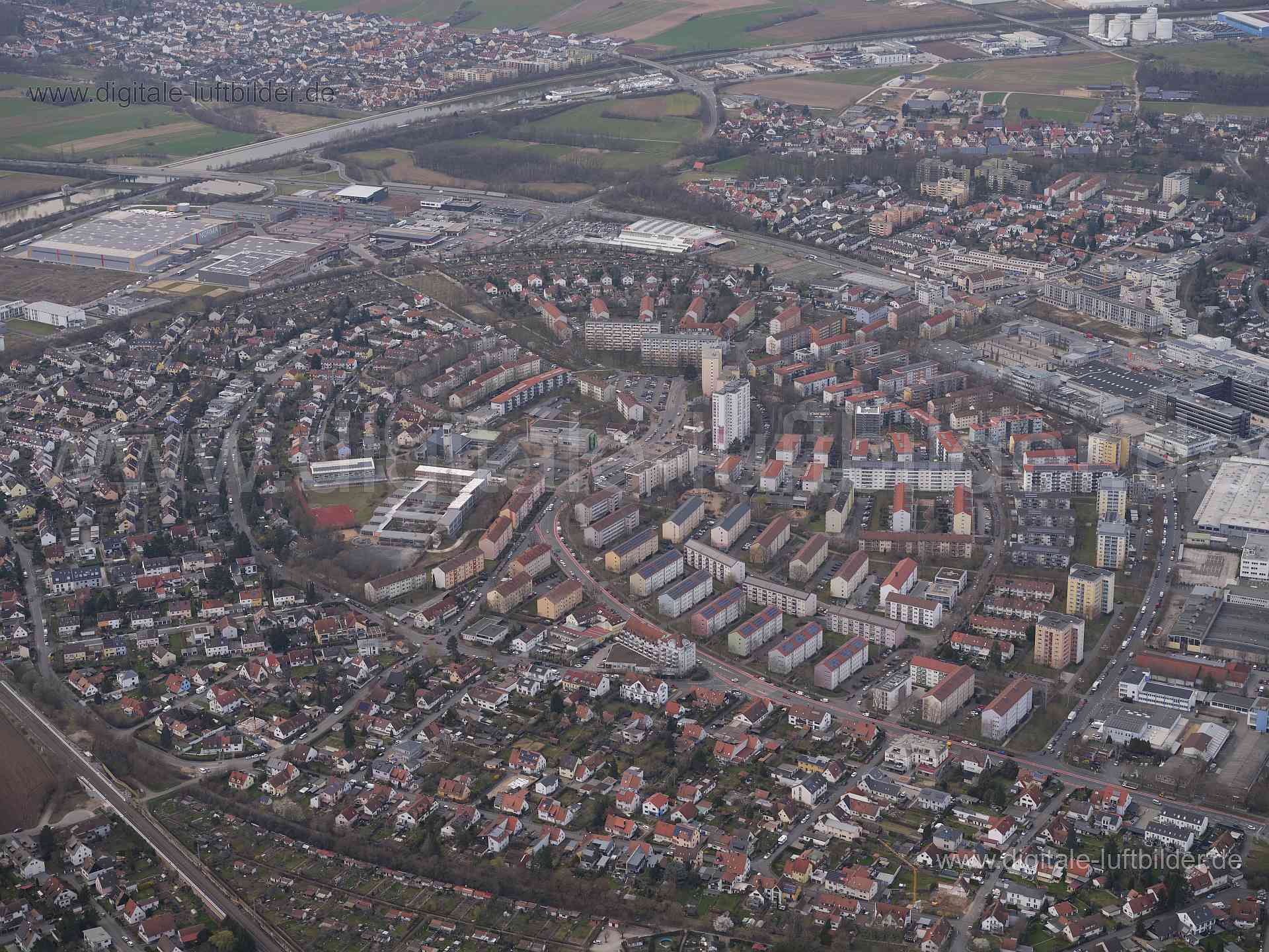 Titel: Hardhöhe, Bildnummer: f531140, Ort / Stadt: Fürth, (Land)Kreis: kreisfreie Stadt Fürth, Regierungsbezirk: Mittelfranken, Bundesland: Bayern, Aufnahmedatum: 09.03.2024, Schlagwörter: Deutschland, 90766, Breslauer Straße, Fürth, Hardstraße, Keplerstraße, Komotauer Straße, Kopernikusstraße, Max-Planck-Straße, Philipp-Reis-Straße, Reichenberger Straße, Siemensstraße, Soldnerstraße, Voltastraße, Würzburger Straße, Hardhöhe, Panorama, Monat: März, Jahreszeit: Frühling, Tageszeit: Nachmittag, Ja