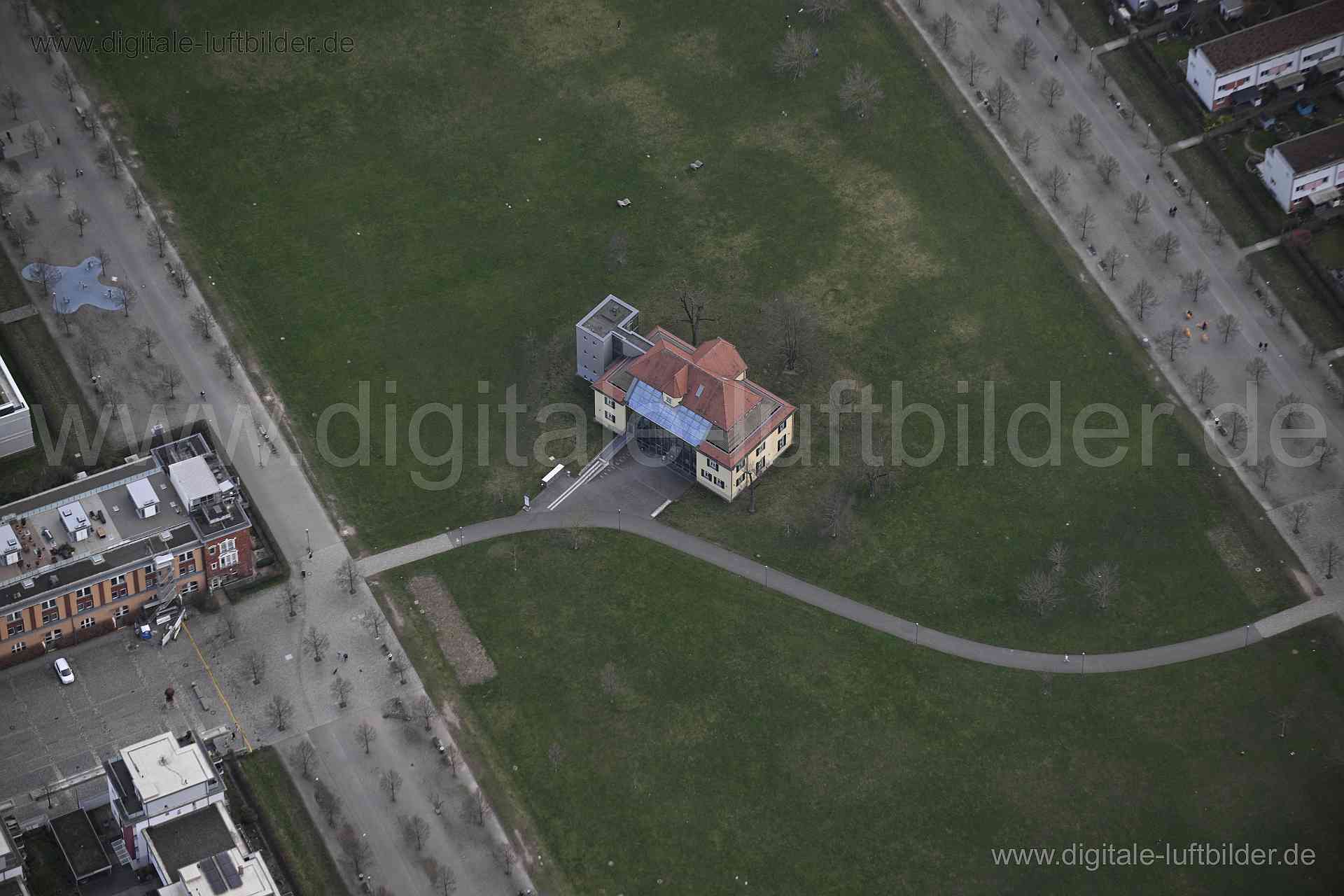 Titel: Südtstadtpark Fürth, Bildnummer: n530940, Ort / Stadt: Fürth, (Land)Kreis: kreisfreie Stadt Fürth, Regierungsbezirk: Mittelfranken, Bundesland: Bayern, Aufnahmedatum: 09.03.2024, Schlagwörter: Deutschland, 90763, Fürth, Merkurstraße, Neptunweg, Südstadtpark Fürth, Stadtpark, Südstadtpark, Wiese, Diakoneo Berufsfachschule für Pflege, Monat: März, Jahreszeit: Frühling, Tageszeit: Nachmittag, Jahr: 2024, Flug ID: 20240309, Bildstatus: unbearbeitetes Rohbild, Bildabmessung: 8256 x 5504 Pixel,