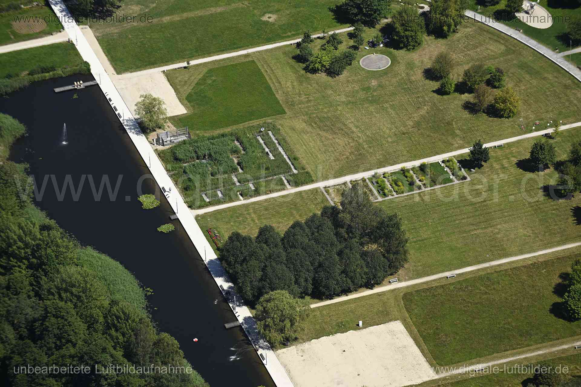 Titel: Marktredwitz - Auenpark, Bildnummer: n550600, Ort / Stadt: Marktredwitz, (Land)Kreis: Landkreis Wunsiedel im Fichtelgebirge, Regierungsbezirk: Oberfranken, Bundesland: Bayern, Aufnahmedatum: 11.08.2024, Schlagwörter: Deutschland, , Auenpark, Park, Monat: August, Jahreszeit: Sommer, Tageszeit: Mittag / Nachmittag, Jahr: 2024, Flug ID: 20240811, Bildstatus: unbearbeitetes Rohbild, Bildabmessung: 8256 x 5504 Pixel, Fotograf & Copyright: Oliver Acker