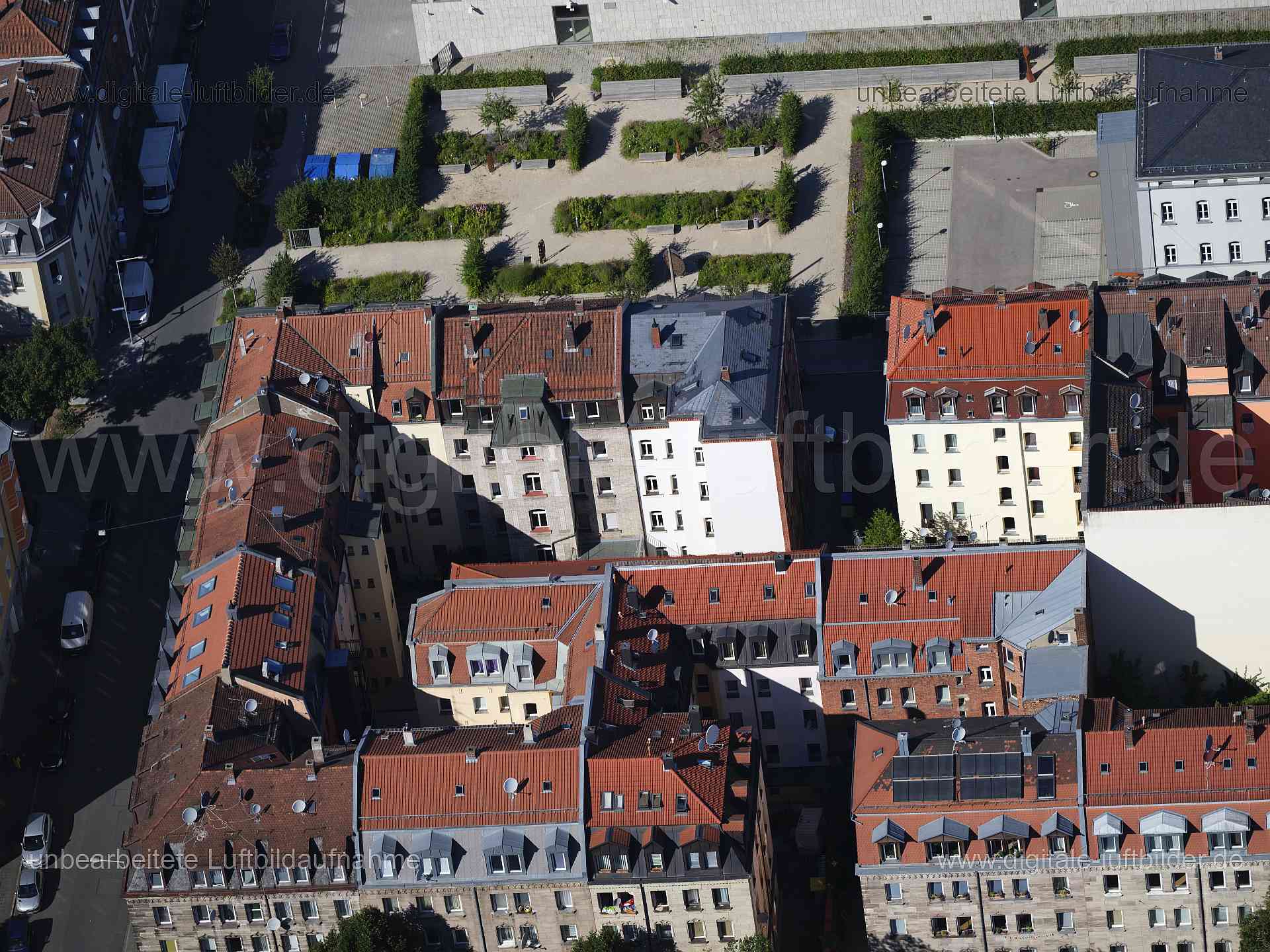 Titel: Adam-Klein-Straße, Bildnummer: f555170, Ort / Stadt: Nürnberg, (Land)Kreis: kreisfreie Stadt Nürnberg, Regierungsbezirk: Mittelfranken, Bundesland: Bayern, Aufnahmedatum: 11.08.2024, Schlagwörter: Deutschland, , Gostenhof, Nahaufnahme, Monat: August, Jahreszeit: Sommer, Tageszeit: Mittag / Nachmittag, Jahr: 2024, Flug ID: 20240811, Bildstatus: unbearbeitetes Rohbild, Bildabmessung: 11648 x 8736 Pixel, Fotograf & Copyright: Oliver Acker