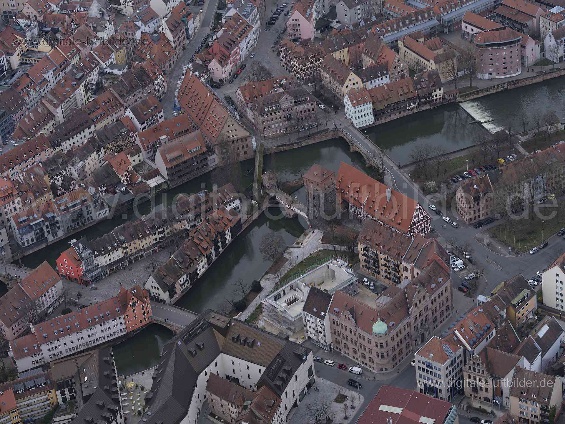 Titel: Altstadt, Bildnummer: f540250, Ort / Stadt: Nürnberg, (Land)Kreis: kreisfreie Stadt Nürnberg, Regierungsbezirk: Mittelfranken, Bundesland: Bayern, Aufnahmedatum: 10.03.2024, Schlagwörter: Deutschland, 90402, 90403, Bratwurstgasse, Hintere Ledergasse, Hutergasse, Karl-Grillenberger-Straße, Karlstraße, Kaspar-Hauser-Platz, Maxplatz, Mittlere Kreuzgasse, Mühlgasse, Nägeleinsplatz, Nürnberg, Obere Kreuzgasse, Obere Wörthstraße, Trödelmarkt, Unschlittplatz, Untere Kreuzgasse, Untere Wörthstraß