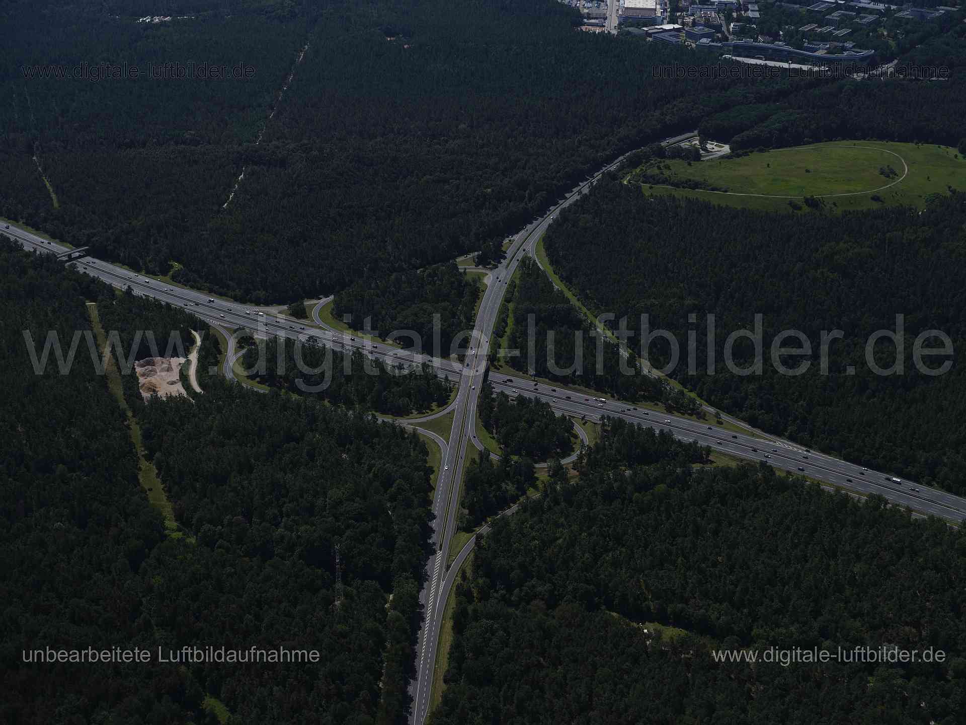 Titel: Autobahn A3 Nürnberg-Nord, Bildnummer: f550270, Ort / Stadt: Nürnberg, (Land)Kreis: kreisfreie Stadt Nürnberg, Regierungsbezirk: Mittelfranken, Bundesland: Bayern, Aufnahmedatum: 11.08.2024, Schlagwörter: Deutschland, 90402, 90403, 90443, Am Gräslein, Breite Gasse, Brunnengasse, Dr.-Kurt-Schumacher-Straße, Entengasse, Frauengasse, Frauentorgraben, Frauentormauer, Grasersgasse, Hallplatz, Hintere Sterngasse, Jakobstraße, Johannesgasse, Kartäusergasse, Kartäusertor, Klaragasse, Klarissenpla