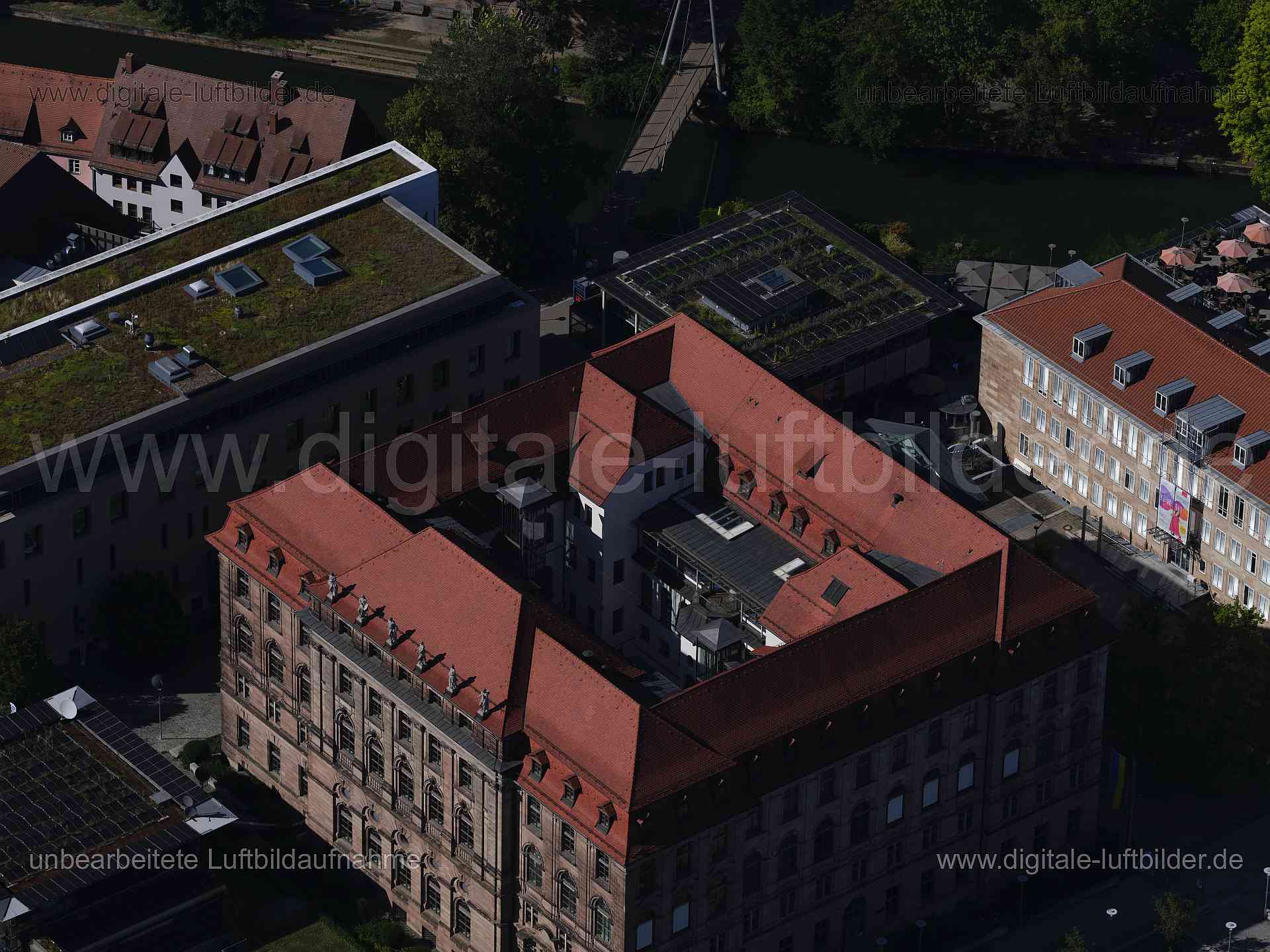 Titel: Bildungszentrum, Bildnummer: f554960, Ort / Stadt: Nürnberg, (Land)Kreis: kreisfreie Stadt Nürnberg, Regierungsbezirk: Mittelfranken, Bundesland: Bayern, Aufnahmedatum: 11.08.2024, Schlagwörter: Deutschland, 90402, 90403, Am Katharinenkloster, Blumenstraße, Gewerbemuseumsplatz, Kartäusertor, Katharinengasse, Kühnertsgasse, Laufertormauer, Marientorgraben, Marientormauer, Neutormauer, Nürnberg, Wespennest, Bildungszentrum, Bayerisches Staatsministerium für Gesundheit und Pflege, Gewerbemus