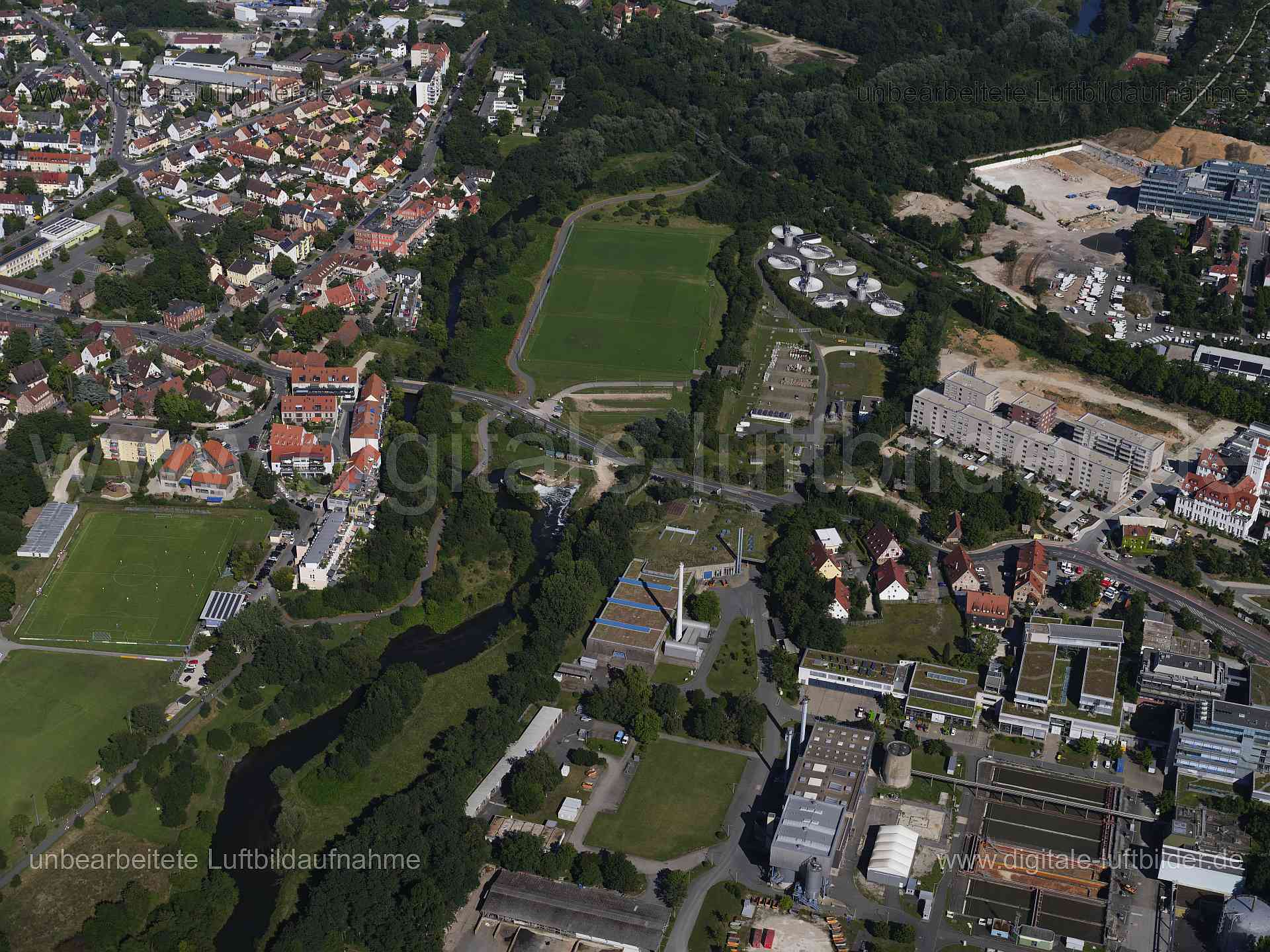 Titel: Fuchsloch, Bildnummer: f554290, Ort / Stadt: Nürnberg, (Land)Kreis: kreisfreie Stadt Nürnberg, Regierungsbezirk: Mittelfranken, Bundesland: Bayern, Aufnahmedatum: 11.08.2024, Schlagwörter: Deutschland, 90427, Brettergartenstraße, Carl-Schwemmer-Straße, Dooser Straße, Elsterstraße, Herderstraße, Holsteiner Straße, Kranichstraße, Mühlweg, Niederweg, Nürnberg, Schnieglinger Straße, Silberstraße, Wahlerstraße, Weihergartenstraße, Westendstraße, Fuchsloch, Pegnitztal West, Wiesengrund, Pegnitz