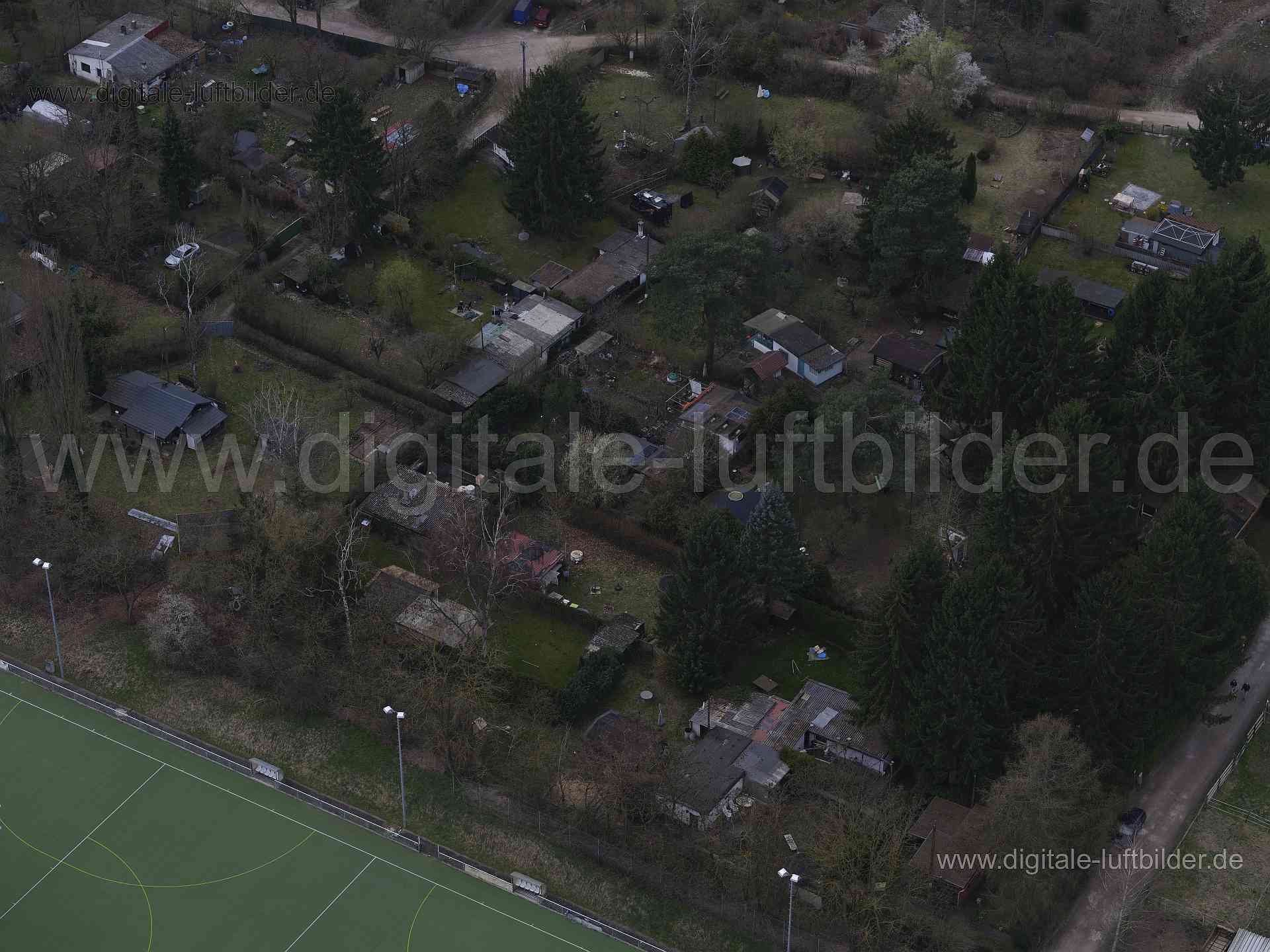 Titel: Kleingartenanlage, Bildnummer: f540080, Ort / Stadt: Nürnberg, (Land)Kreis: kreisfreie Stadt Nürnberg, Regierungsbezirk: Mittelfranken, Bundesland: Bayern, Aufnahmedatum: 10.03.2024, Schlagwörter: Deutschland, , Kleingartenanlage, Marienbergpakr, CAM, Schrebergärten, Schrebergarten, Kleingarten, Kleingarten, Monat: März, Jahreszeit: Frühling, Tageszeit: Mittag, Jahr: 2024, Flug ID: 20240310, Bildstatus: unbearbeitetes Rohbild, Bildabmessung: 11648 x 8736 Pixel, Fotograf & Copyright: Olive