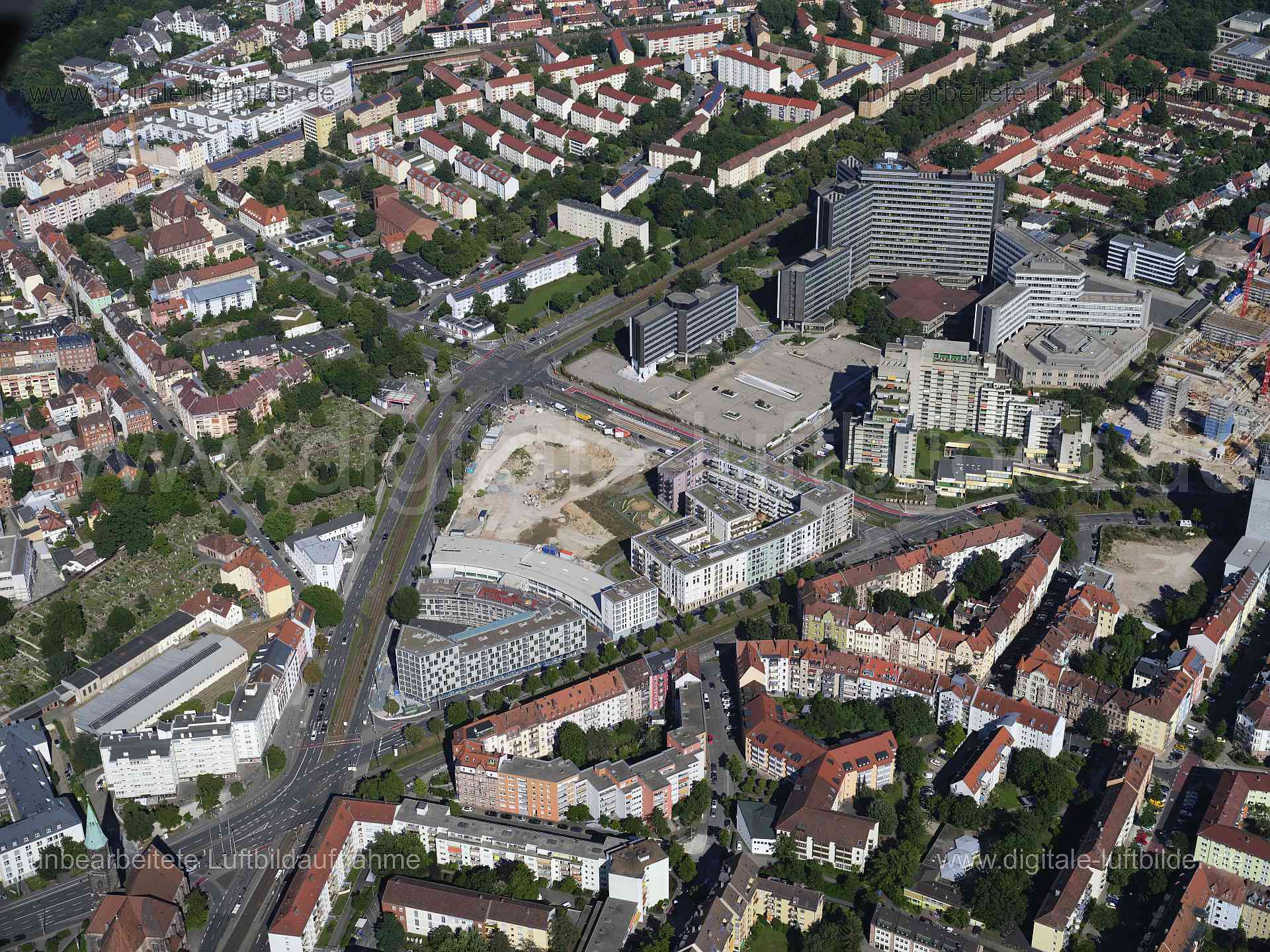 Titel: Luitpoldviertel, Bildnummer: f554590, Ort / Stadt: Nürnberg, (Land)Kreis: kreisfreie Stadt Nürnberg, Regierungsbezirk: Mittelfranken, Bundesland: Bayern, Aufnahmedatum: 11.08.2024, Schlagwörter: Deutschland, 90461, 90478, Baaderstraße, Hainstraße, Hallerhüttenstraße, Herbartstraße, Kapellenstraße, Luisenstraße, Nürnberg, Pfründnerstraße, Regensburger Straße, Schanzenstraße, Scharrerstraße, Schloßstraße, Sybelstraße, Velburger Straße, Wilhelm-Spaeth-Straße, Luitpoldviertel, KIB, Neubau, Ba
