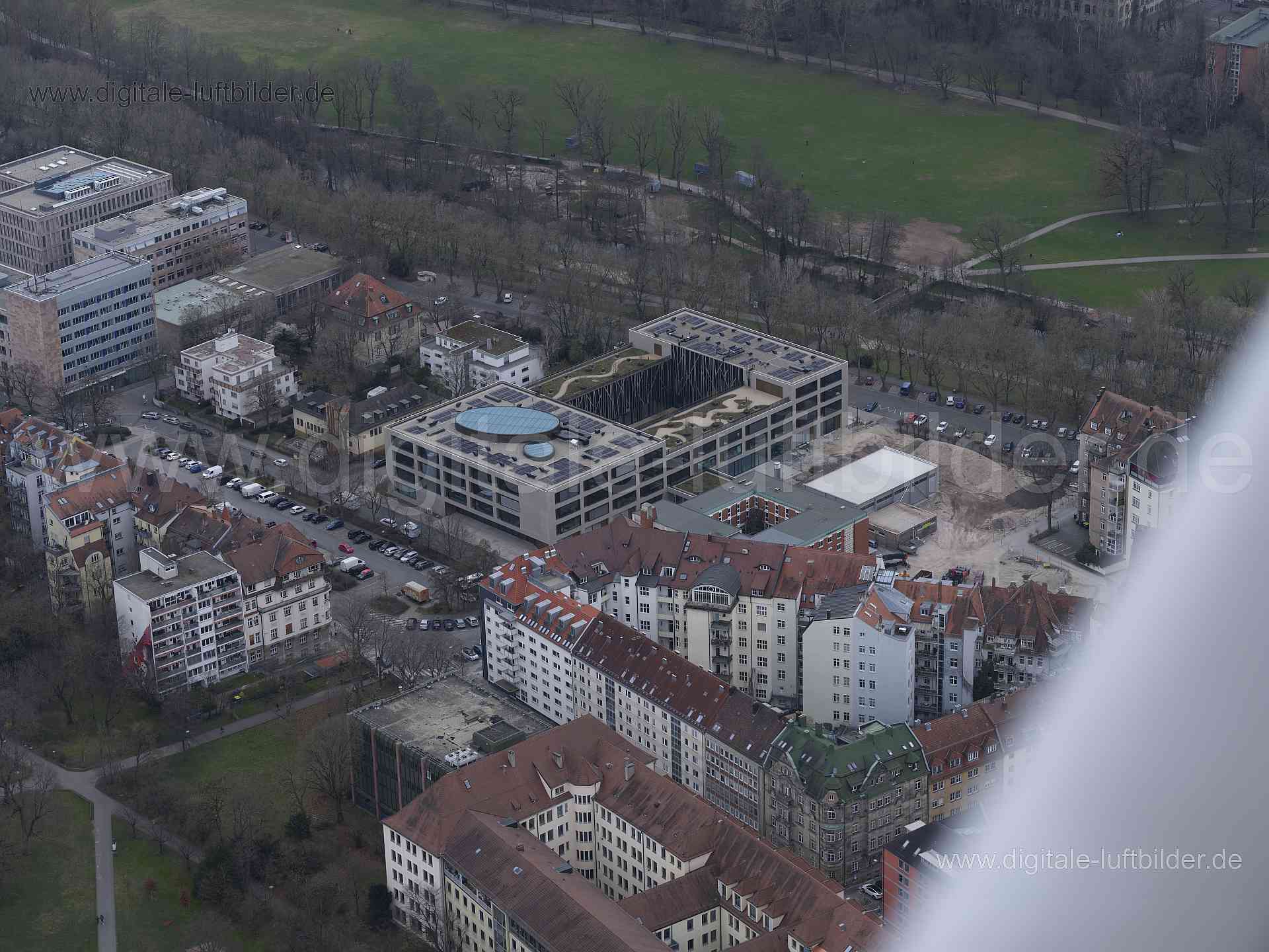 Titel: Maria-Ward-Schule, Bildnummer: f540470, Ort / Stadt: Nürnberg, (Land)Kreis: kreisfreie Stadt Nürnberg, Regierungsbezirk: Mittelfranken, Bundesland: Bayern, Aufnahmedatum: 10.03.2024, Schlagwörter: Deutschland, 90489, Emilienstraße, Keßlerplatz, Keßlerstraße, Laufertorgraben, Nürnberg, Prinzregentenufer, Theodorstraße, Maria-Ward-Schule, Schule, Neubau, Wöhrder Wiese, Monat: März, Jahreszeit: Frühling, Tageszeit: Mittag, Jahr: 2024, Flug ID: 20240310, Bildstatus: unbearbeitetes Rohbild, Bi