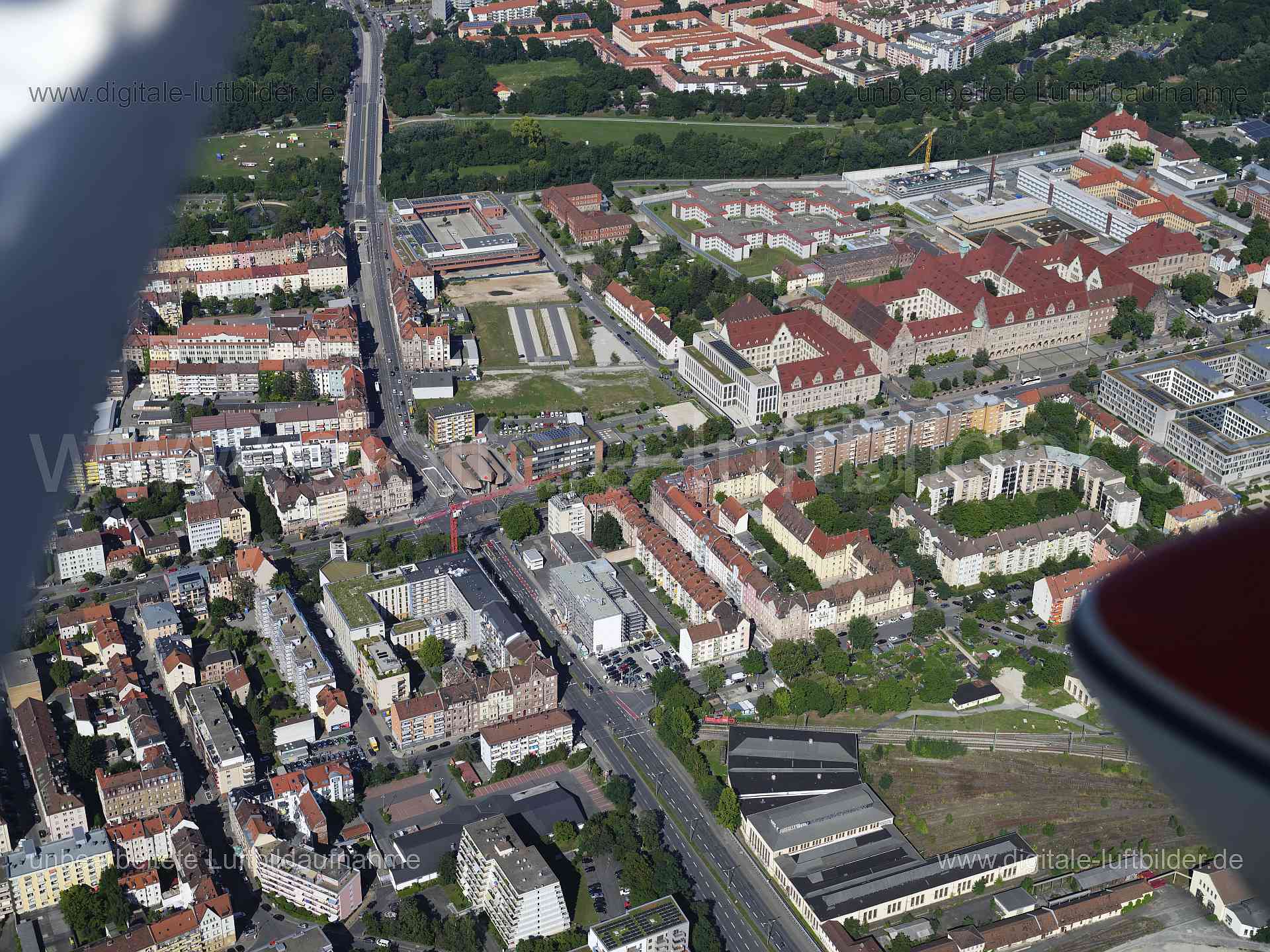 Titel: Maximilianstraße, Bildnummer: f554350, Ort / Stadt: Nürnberg, (Land)Kreis: kreisfreie Stadt Nürnberg, Regierungsbezirk: Mittelfranken, Bundesland: Bayern, Aufnahmedatum: 11.08.2024, Schlagwörter: Deutschland, 90429, 90431, Adam-Klein-Straße, Austraße, Beckstraße, Bärenschanzstraße, Denisstraße, Dr.-Heinz-Sebiger-Straße, Dörflerstraße, Fahrradstraße, Feuerleinstraße, Fürther Straße, Georg-Hennch-Straße, Lenaustraße, Mannertstraße, Maximilianstraße, Muggenhofer Straße, Murrstraße, Nürnberg,