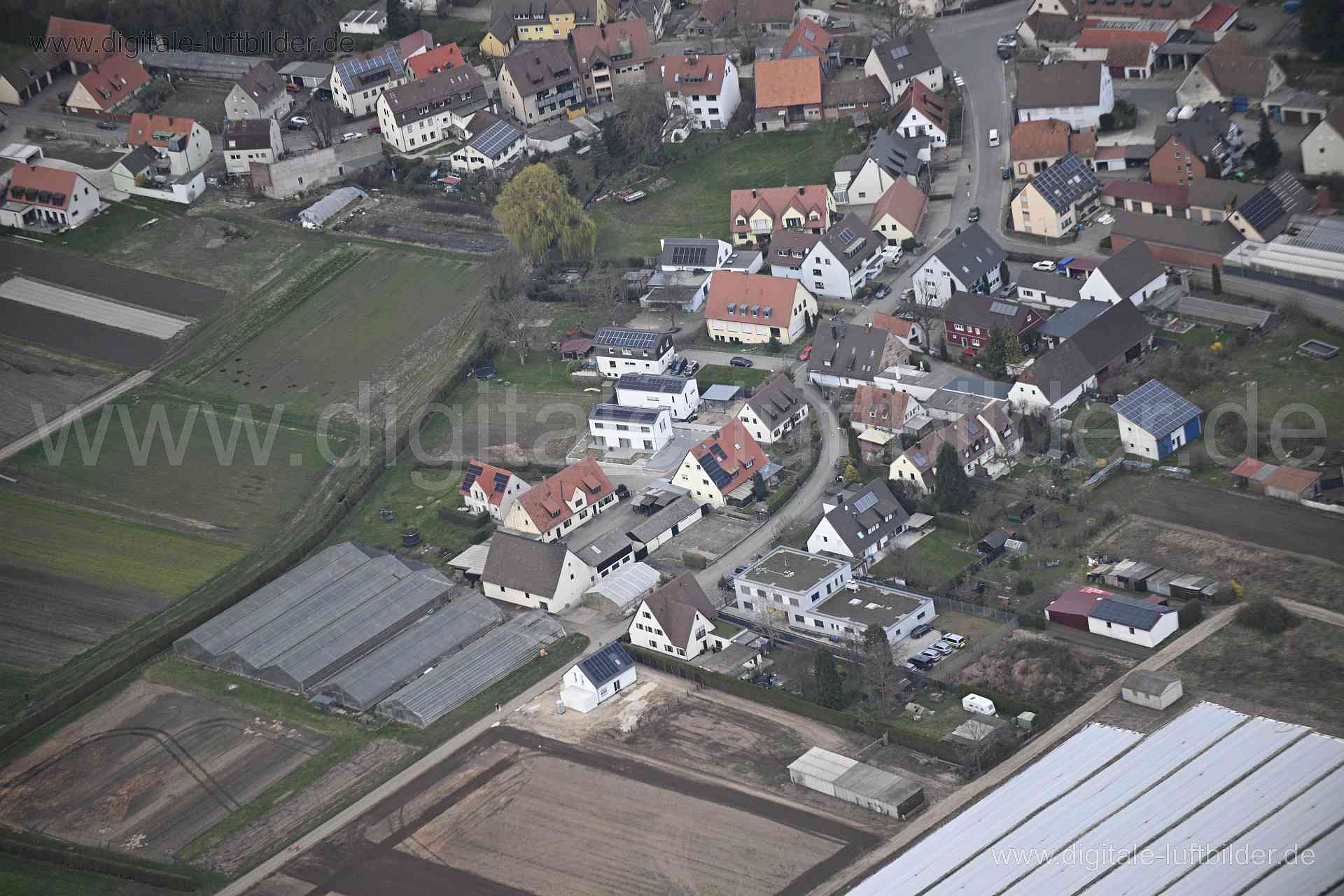 Titel: Röthgasse, Bildnummer: n531460, Ort / Stadt: Nürnberg, (Land)Kreis: kreisfreie Stadt Nürnberg, Regierungsbezirk: Mittelfranken, Bundesland: Bayern, Aufnahmedatum: 09.03.2024, Schlagwörter: Deutschland, 90427, Bucher Hauptstraße, Hofwiesenweg, Nürnberg, Röthgasse, Seeweg, Buch, Knoblauchsland, Gewächshaus, Gewächshäuser, Landwirtschaft, Bucher Landgraben, Monat: März, Jahreszeit: Frühling, Tageszeit: Nachmittag, Jahr: 2024, Flug ID: 20240309, Bildstatus: unbearbeitetes Rohbild, Bildabmessu