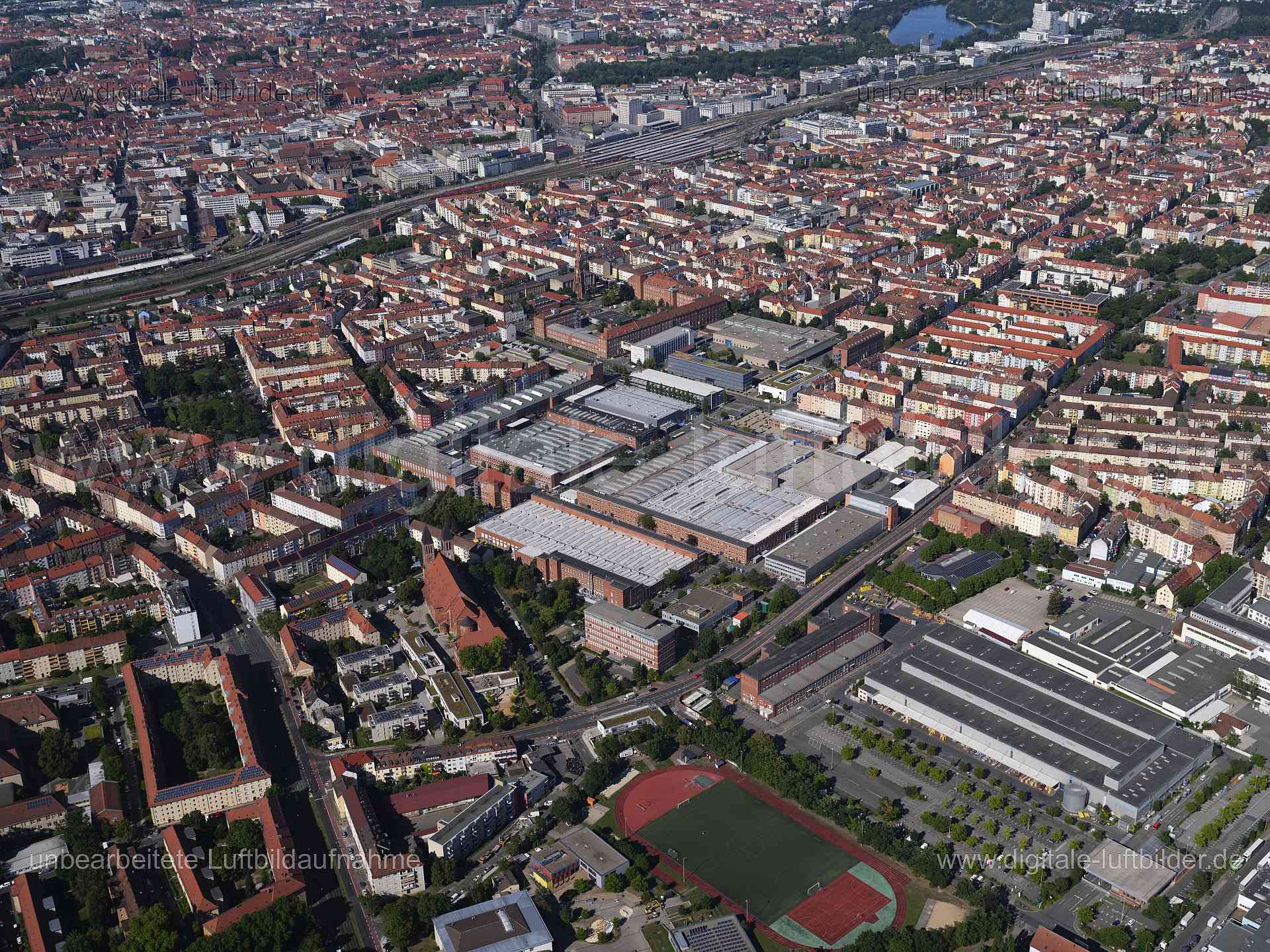 Titel: Südstadt, Bildnummer: f554810, Ort / Stadt: Nürnberg, (Land)Kreis: kreisfreie Stadt Nürnberg, Regierungsbezirk: Mittelfranken, Bundesland: Bayern, Aufnahmedatum: 11.08.2024, Schlagwörter: Deutschland, 90441, 90443, 90459, 90461, Alemannenstraße, Brehmstraße, Bönerstraße, Falkenstraße, Franklinstraße, Gabelsbergerstraße, Galvanistraße, Gaußstraße, Geibelstraße, Gibitzenhofstraße, Gugelstraße, Heidelberger Straße, Helmholtzstraße, Humboldtstraße, Kanzlerstraße, Kurfürstenstraße, Körnerstraß