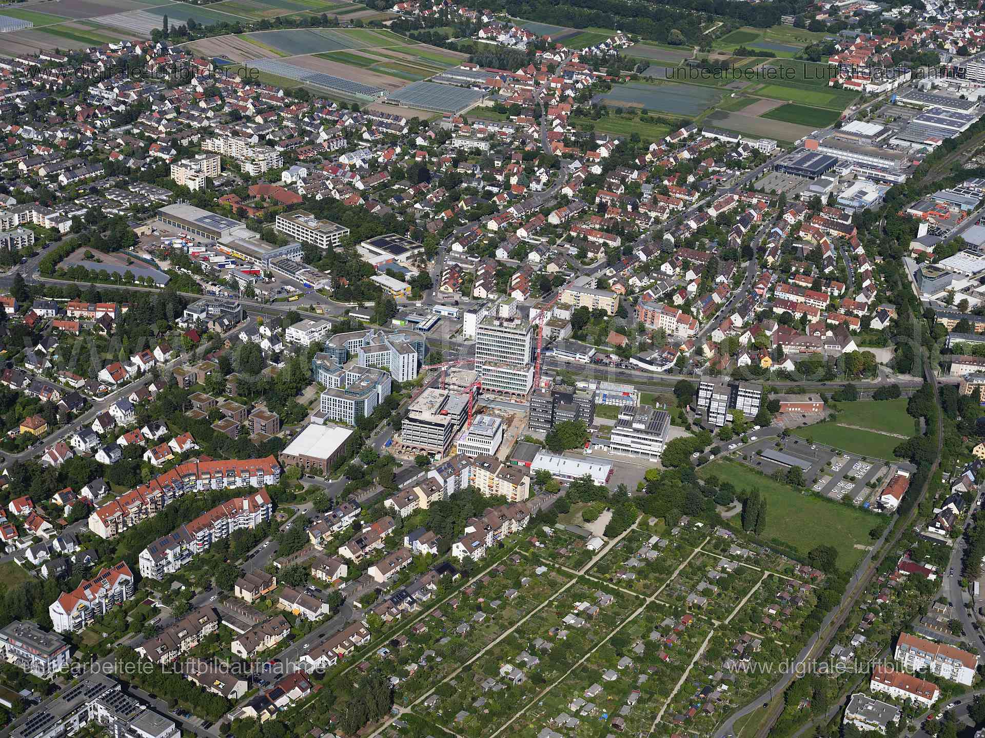 Titel: Thon, Bildnummer: f553990, Ort / Stadt: Nürnberg, (Land)Kreis: kreisfreie Stadt Nürnberg, Regierungsbezirk: Mittelfranken, Bundesland: Bayern, Aufnahmedatum: 11.08.2024, Schlagwörter: Deutschland, 90425, Am Thoner Espan, Erlanger Straße, Forchheimer Straße, Herrnackerstraße, Karl-May-Weg, Kilianstraße, Lerchenstraße, Michaelstraße, Nürnberg, Olafstraße, Oskar-Maria-Graf-Straße, Pinzberger Weg, Pretzfelder Straße, Schongauerstraße, Stralsunder Straße, Von-Oelhafen-Straße, Wolfgangstraße, Ä