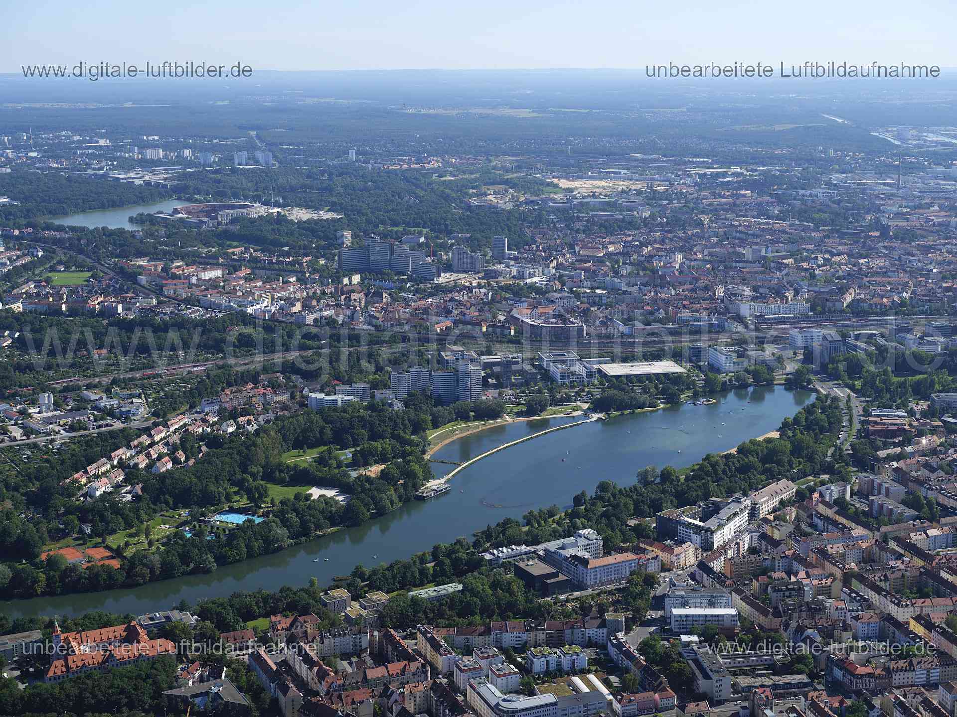 Titel: Wöhrder See, Bildnummer: f554460, Ort / Stadt: Nürnberg, (Land)Kreis: kreisfreie Stadt Nürnberg, Regierungsbezirk: Mittelfranken, Bundesland: Bayern, Aufnahmedatum: 11.08.2024, Schlagwörter: Deutschland, 90402, 90489, Am Pulversee, Bartholomäusstraße, Cimbernstraße, Deichslerstraße, Felseckerstraße, Fichtestraße, Georg-Strobel-Straße, Hohfederstraße, Johann-Soergel-Weg, Künhoferstraße, Leitzstraße, Nürnberg, Siebmacherstraße, Teutonenstraße, Veilhofstraße, Voigtländerstraße, Zeiss-Straße,