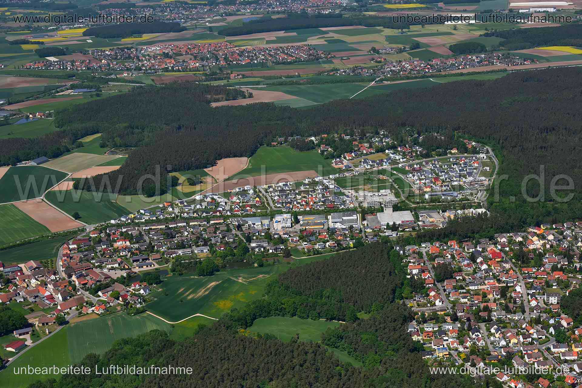 Titel: Egersdorf, Bildnummer: n264960, Ort / Stadt: Cadolzburg, (Land)Kreis: Landkreis Fürth, Regierungsbezirk: Mittelfranken, Bundesland: Bayern, Aufnahmedatum: 06.05.2018, Schlagwörter: Luftbild, Luftbilder, Luftbildfotografie, Luftaufnahme, Luftbildaufnahme, Luftfoto, Vogelperspektive, Vogelansicht, Deutschland, Schräg- und Senkrecht-Luftaufnahmen, Orthofotografie, Egersdorf, Panorama, Monat: Mai, Jahreszeit: Sommer, Tageszeit: Mittag / Nachmittag, Jahr: 2018, Flug ID: 20180506, Bildstatus: u