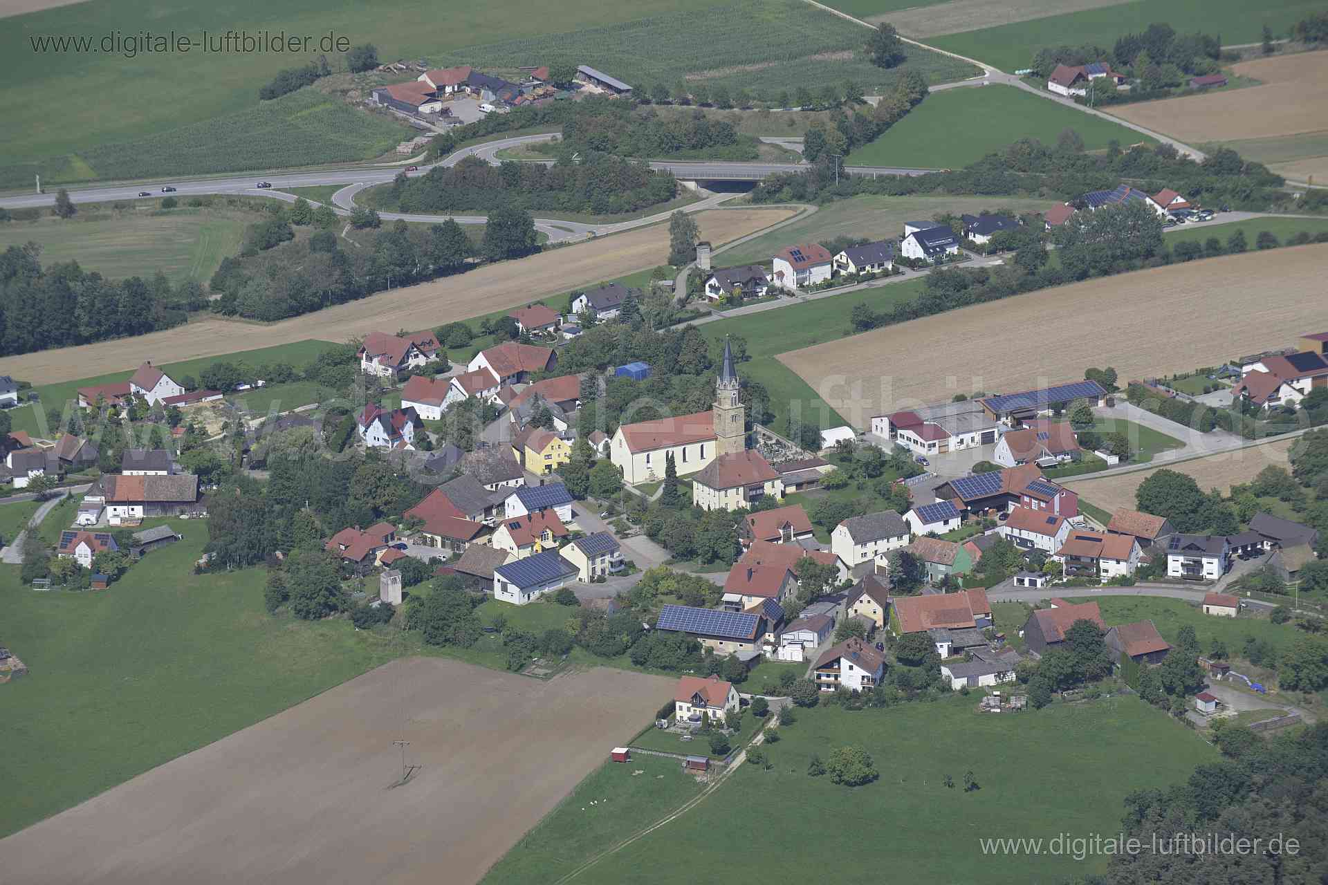 Titel: Pittersberg, Bildnummer: n524290, Ort / Stadt: Ebermannsdorf, (Land)Kreis: Landkreis Sulzbach-Rosenberg, Regierungsbezirk: Oberpfalz, Bundesland: Bayern, Aufnahmedatum: 20.08.2023, Schlagwörter: Deutschland, , Pittersberg, Kirche, Monat: August, Jahreszeit: Sommer, Tageszeit: Vormittag / Mittag, Jahr: 2023, Flug ID: 20230820, Bildstatus: unbearbeitetes Rohbild, Bildabmessung: 8256 x 5504 Pixel, Fotograf & Copyright: Oliver Acker