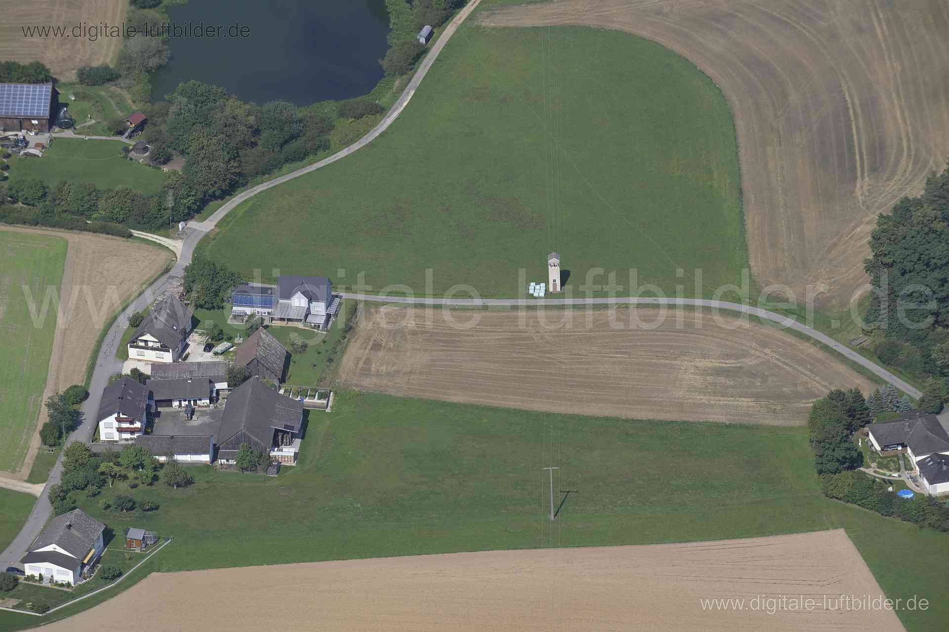 Titel: Pittersberg, Bildnummer: n524300, Ort / Stadt: Ebermannsdorf, (Land)Kreis: Landkreis Sulzbach-Rosenberg, Regierungsbezirk: Oberpfalz, Bundesland: Bayern, Aufnahmedatum: 20.08.2023, Schlagwörter: Deutschland, , Pittersberg, Monat: August, Jahreszeit: Sommer, Tageszeit: Vormittag / Mittag, Jahr: 2023, Flug ID: 20230820, Bildstatus: unbearbeitetes Rohbild, Bildabmessung: 8256 x 5504 Pixel, Fotograf & Copyright: Oliver Acker
