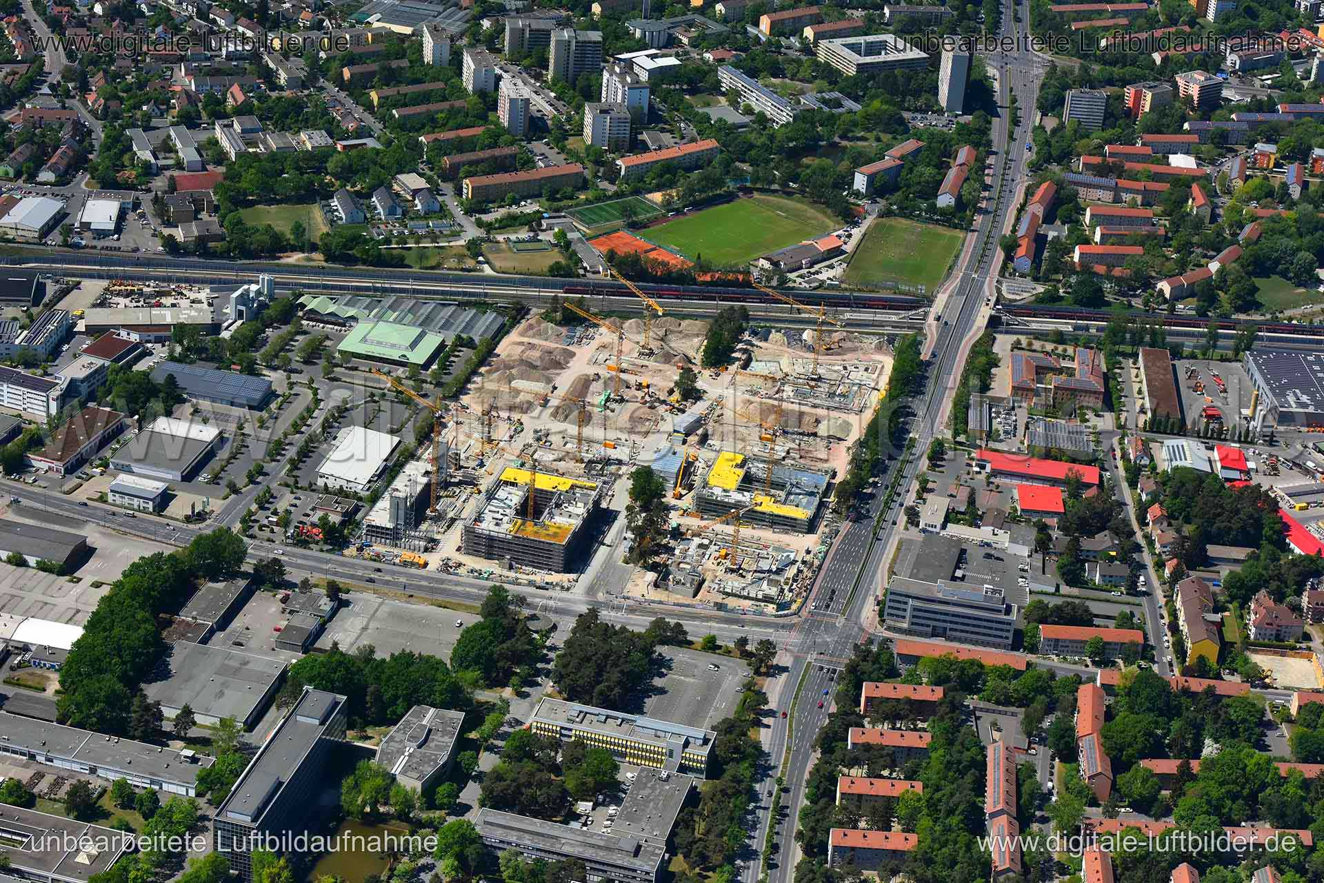 Titel: Erlangen, Bildnummer: n260460, Ort / Stadt: Erlangen, (Land)Kreis: kreisfreie Stadt Erlangen, Regierungsbezirk: Mittelfranken, Bundesland: Bayern, Aufnahmedatum: 06.05.2018, Schlagwörter: Luftbild, Luftbilder, Luftbildfotografie, Luftaufnahme, Luftbildaufnahme, Luftfoto, Vogelperspektive, Vogelansicht, Deutschland, Schräg- und Senkrecht-Luftaufnahmen, Orthofotografie, Baustelle, Siemens, Gewerbeflächen & Gewerbeimmobilien, Erlangen, Monat: Mai, Jahreszeit: Sommer, Tageszeit: Mittag / Nach