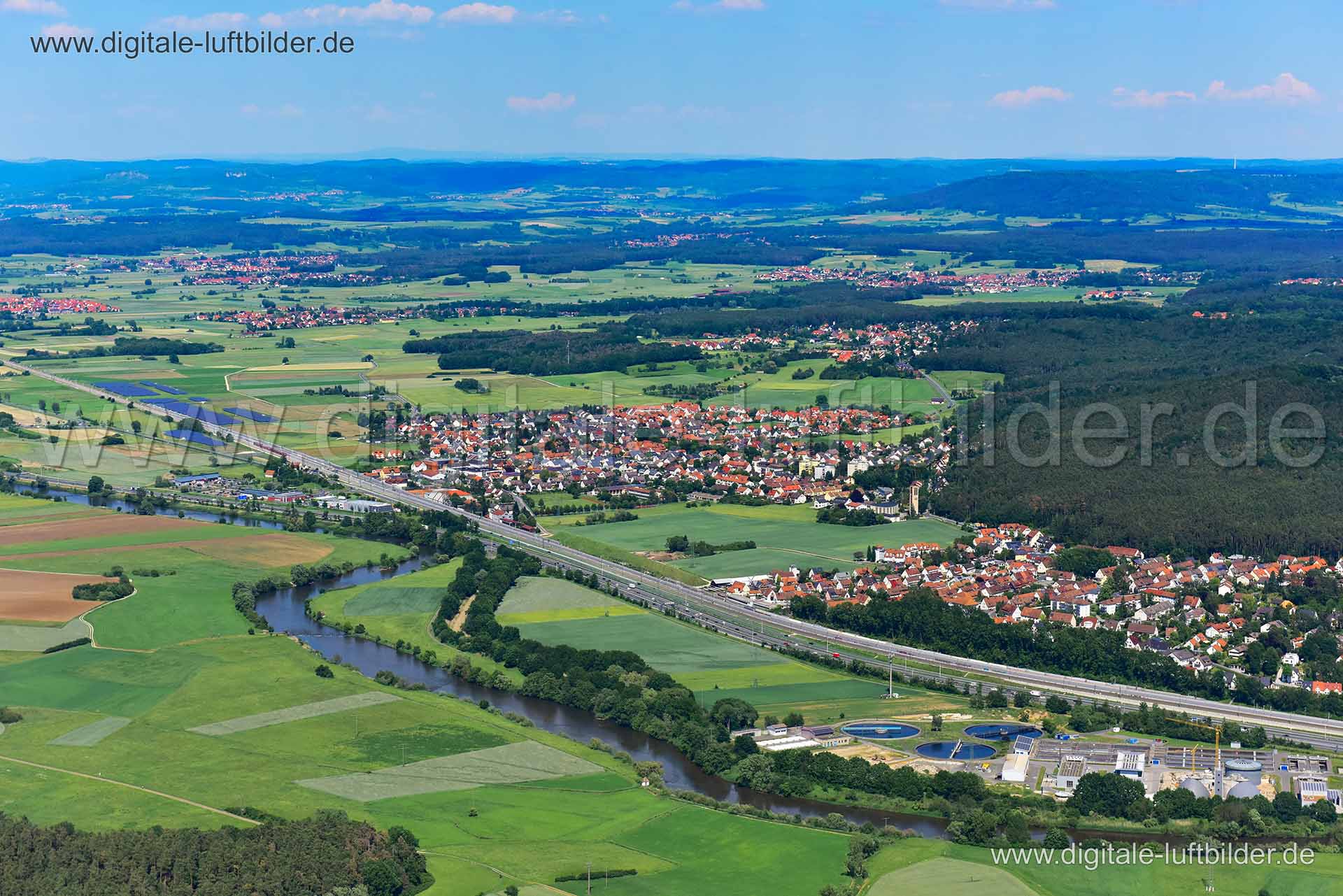 Titel: Erlangen, Bildnummer: n304480, Ort / Stadt: Erlangen, (Land)Kreis: kreisfreie Stadt Erlangen, Regierungsbezirk: Mittelfranken, Bundesland: Bayern, Aufnahmedatum: 03.06.2019, Schlagwörter: Luftbild, Luftbilder, Luftbildfotografie, Luftaufnahme, Luftbildaufnahme, Luftfoto, Vogelperspektive, Vogelansicht, Deutschland, Schräg- und Senkrecht-Luftaufnahmen, Orthofotografie, Kläranlage, Burgberg, Bubenreuth, Panorama, Frankenschnellweg, Autobahn A73, Himmel, Horizont, Erlangen, Monat: Juni, Jahr