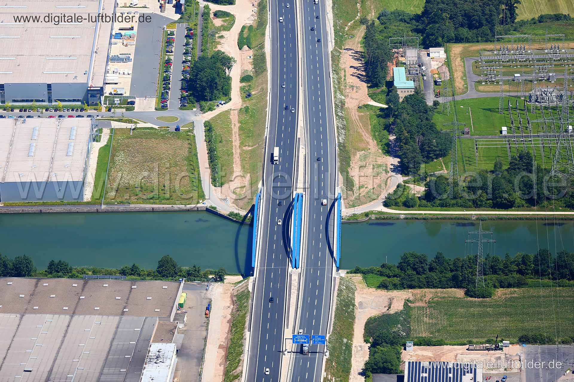 Titel: Main-Donau-Kanal, Bildnummer: c222020, Ort / Stadt: Erlangen, (Land)Kreis: kreisfreie Stadt Erlangen, Regierungsbezirk: Mittelfranken, Bundesland: Bayern, Aufnahmedatum: 23.06.2016, Schlagwörter: Luftbild, Luftbilder, Luftbildfotografie, Luftaufnahme, Luftbildaufnahme, Luftfoto, Vogelperspektive, Vogelansicht, Deutschland, Schräg- und Senkrecht-Luftaufnahmen, Orthofotografie, Main-Donau-Kanal, Brücke, Autobahn A3, Gewässer, Monat: Juni, Jahreszeit: Sommer, Tageszeit: Mittag / Nachmittag,