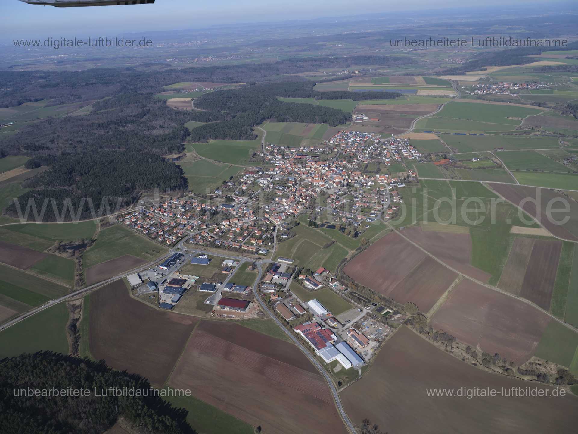 Titel: Flachslanden, Bildnummer: f400250, Ort / Stadt: Flachslanden, (Land)Kreis: Landkreis Ansbach, Regierungsbezirk: Mittelfranken, Bundesland: Bayern, Aufnahmedatum: 06.03.2021, Schlagwörter: Luftbild, Luftbilder, Luftbildfotografie, Luftaufnahme, Luftbildaufnahme, Luftfoto, Vogelperspektive, Vogelansicht, Deutschland, Schräg- und Senkrecht-Luftaufnahmen, Orthofotografie, Flachslanden, Panorama, Monat: März, Jahreszeit: Winter, Tageszeit: Mittag, Jahr: 2021, Flug ID: 20210306, Bildstatus: unb