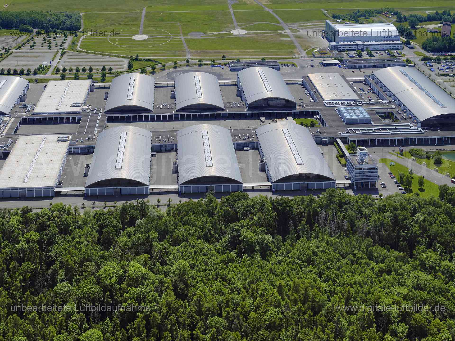 Luftbild - Messe Friedrichshafen, Ort: Friedrichshafen, Tags: Messe Friedrichshafen, Messe, Messegelände, Messehallen, ...