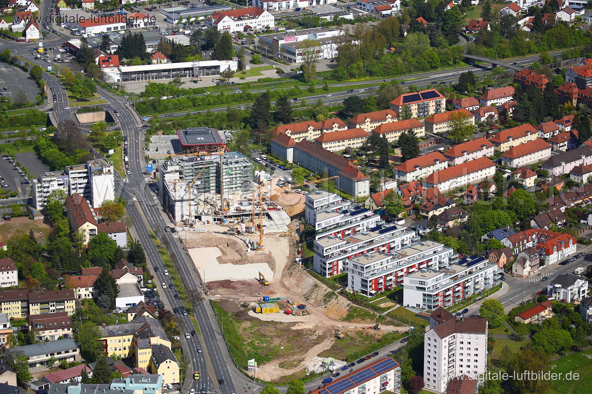 Titel: Baustelle, Bildnummer: c216020, Ort / Stadt: Fürth, (Land)Kreis: kreisfreie Stadt Fürth, Regierungsbezirk: Mittelfranken, Bundesland: Bayern, Aufnahmedatum: 04.05.2016, Schlagwörter: Luftbild, Luftbilder, Luftbildfotografie, Luftaufnahme, Luftbildaufnahme, Luftfoto, Vogelperspektive, Vogelansicht, Deutschland, Schräg- und Senkrecht-Luftaufnahmen, Orthofotografie, Poppenreuther Straße, Baustelle, Großbaustelle, Neubaugebiet, Neubau, Poppenreuth, Georgenstraße, Am Kavierlein, Espanstraße, W