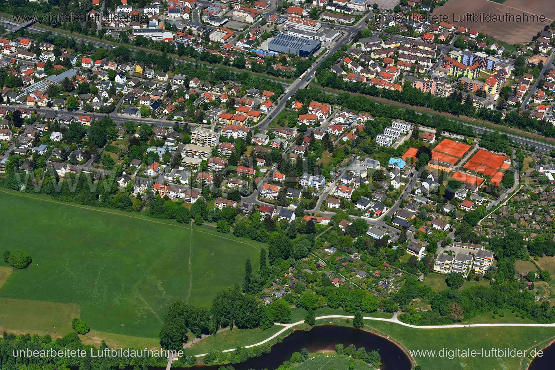 Titel: Kutzerstraße, Bildnummer: n264510, Ort / Stadt: Fürth, (Land)Kreis: kreisfreie Stadt Fürth, Regierungsbezirk: Mittelfranken, Bundesland: Bayern, Aufnahmedatum: 06.05.2018, Schlagwörter: Luftbild, Luftbilder, Luftbildfotografie, Luftaufnahme, Luftbildaufnahme, Luftfoto, Vogelperspektive, Vogelansicht, Deutschland, Schräg- und Senkrecht-Luftaufnahmen, Orthofotografie, 90765, Kutzerstraße, Espanstraße, Dammstraße, Grillparzerstraße, Am Sonnenhügel, Espan, Monat: Mai, Jahreszeit: Sommer, Tage