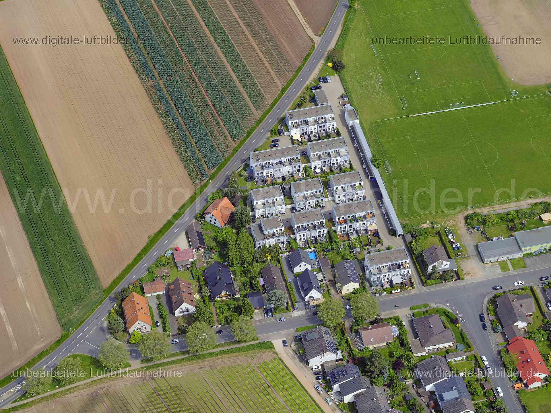 Luftbild - Poppenreuth, Ort: Fürth, Tags: Poppenreuth, SV Fürth Poppenreuth, Sportverein, Fussballplatz, Sport, Knoblauchs...