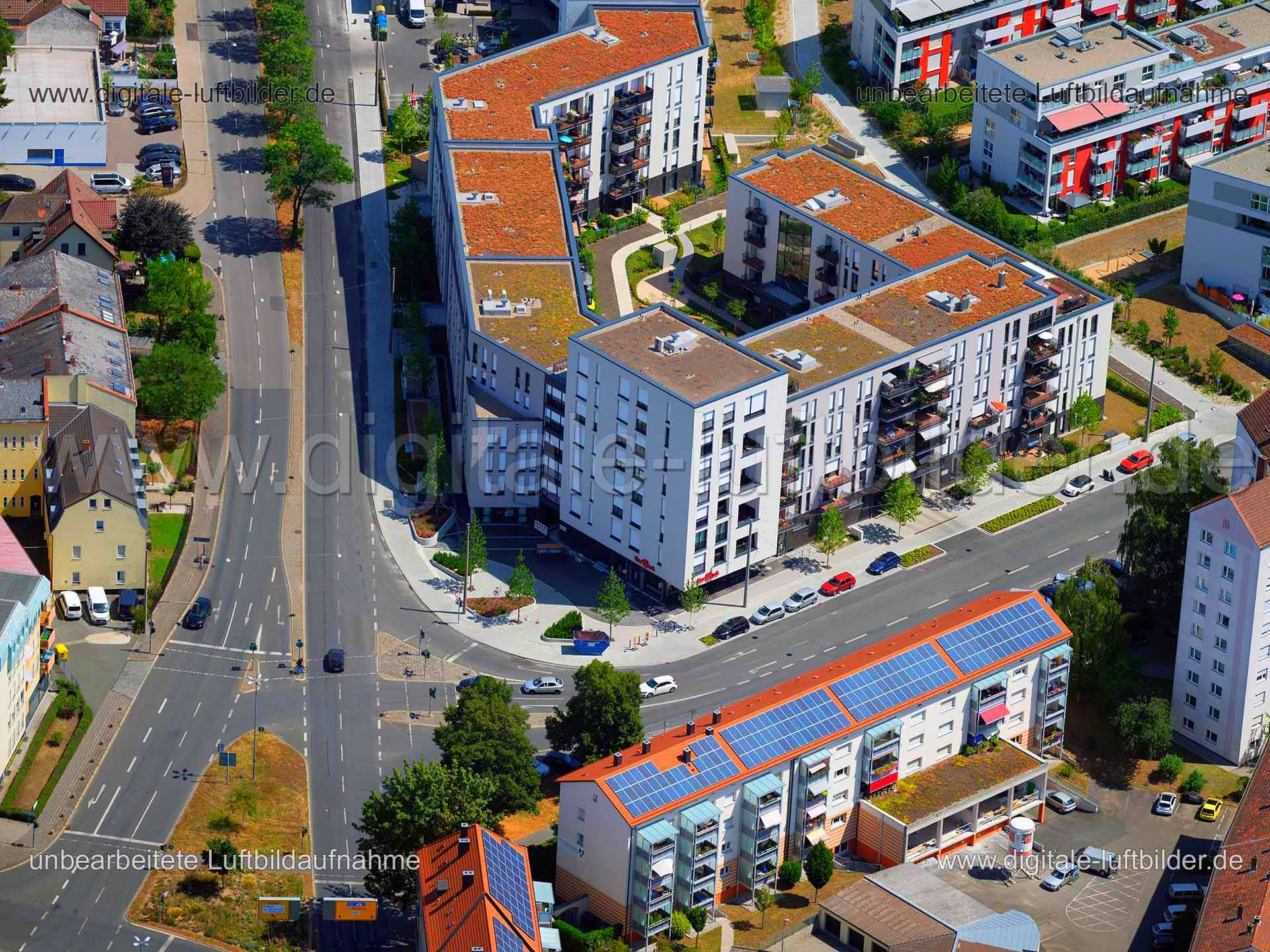 Titel: Poppenreuther Straße, Bildnummer: f384850, Ort / Stadt: Fürth, (Land)Kreis: kreisfreie Stadt Nürnberg, Regierungsbezirk: Mittelfranken, Bundesland: Bayern, Aufnahmedatum: 01.08.2020, Schlagwörter: Luftbild, Luftbilder, Luftbildfotografie, Luftaufnahme, Luftbildaufnahme, Luftfoto, Vogelperspektive, Vogelansicht, Deutschland, Schräg- und Senkrecht-Luftaufnahmen, Orthofotografie, Poppenreuther Straße, Espanstraße, Neubau, Monat: August, Jahreszeit: Sommer, Tageszeit: Vormittag / Mittag, Jahr