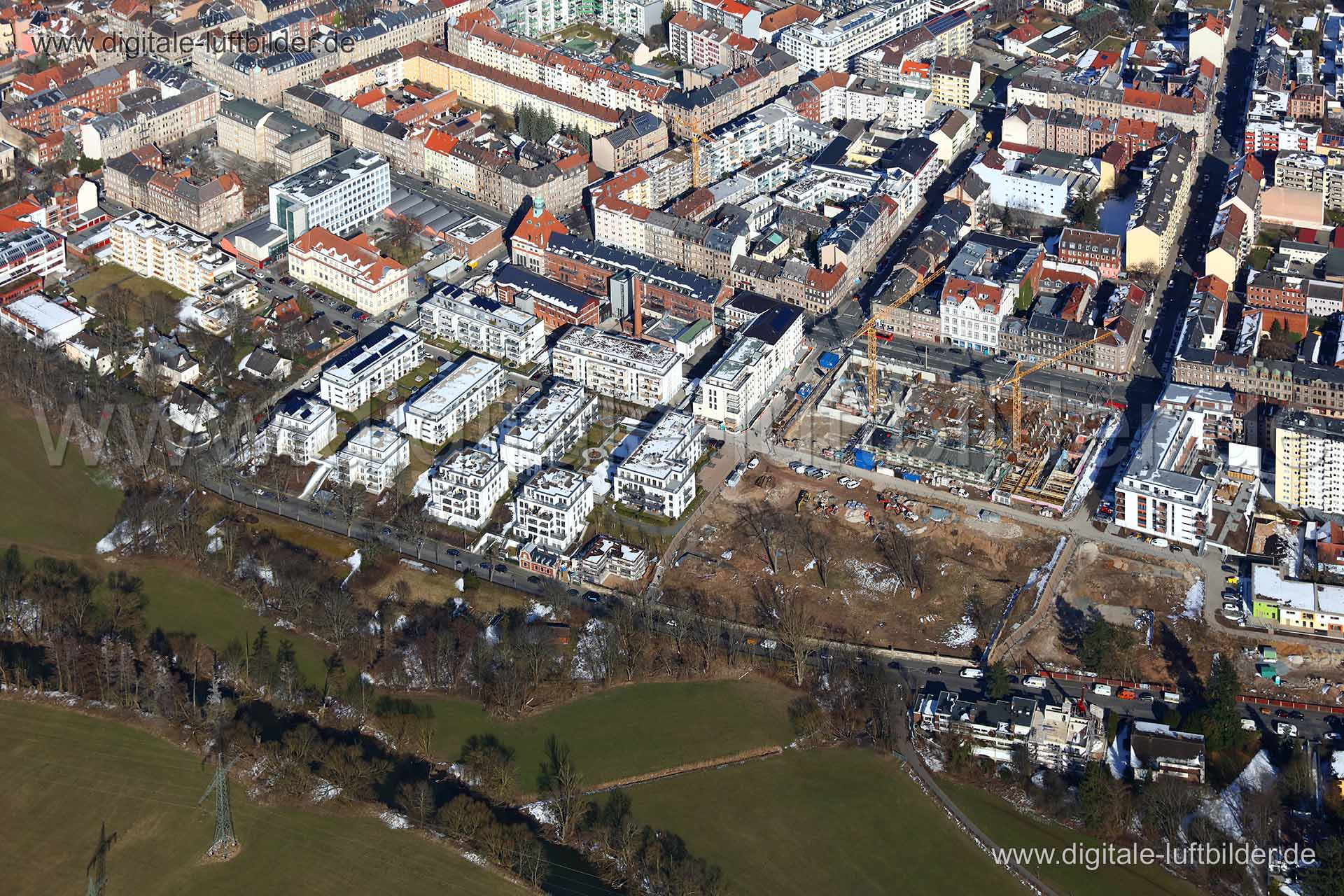 Titel: Schwabacher Straße, Bildnummer: c254130, Ort / Stadt: Fürth, (Land)Kreis: kreisfreie Stadt Fürth, Regierungsbezirk: Mittelfranken, Bundesland: Bayern, Aufnahmedatum: 21.03.2018, Schlagwörter: Luftbild, Luftbilder, Luftbildfotografie, Luftaufnahme, Luftbildaufnahme, Luftfoto, Vogelperspektive, Vogelansicht, Deutschland, Schräg- und Senkrecht-Luftaufnahmen, Orthofotografie, Dambacher Straße, Baustelle, P&P Gruppe, P&P, Fichtenstraße, Großbaustelle, Neubau, Grünerstraße, Salzstraße, Holzstra