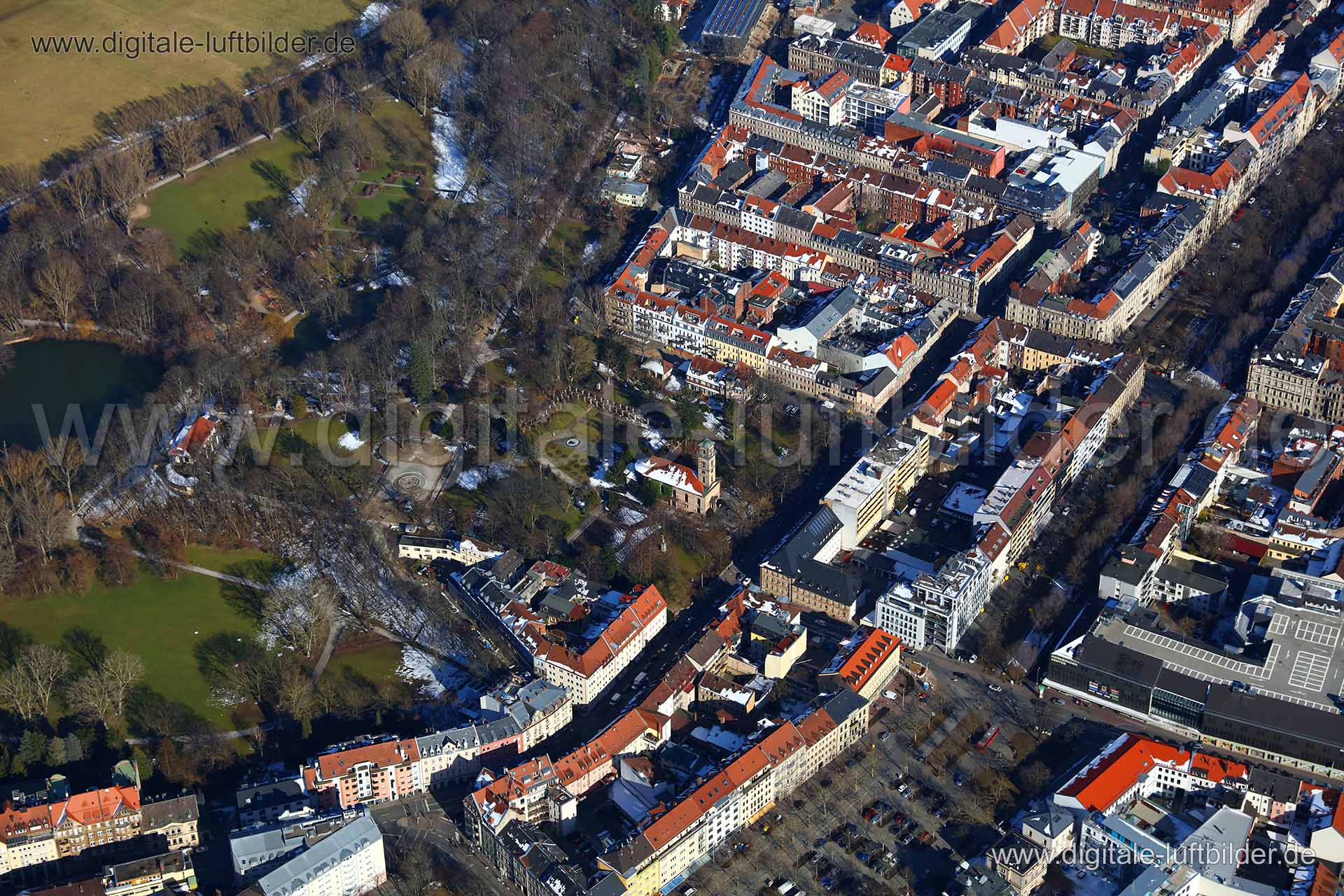 Titel: Stadtpark, Bildnummer: c254630, Ort / Stadt: Fürth, (Land)Kreis: kreisfreie Stadt Fürth, Regierungsbezirk: Mittelfranken, Bundesland: Bayern, Aufnahmedatum: 21.03.2018, Schlagwörter: Luftbild, Luftbilder, Luftbildfotografie, Luftaufnahme, Luftbildaufnahme, Luftfoto, Vogelperspektive, Vogelansicht, Deutschland, Schräg- und Senkrecht-Luftaufnahmen, Orthofotografie, Stadtpark, Otto-Seeling-Promenade, Nürnberger Straße, Königstraße, Königswarterstraße, Goethestraße, yyy, Monat: März, Jahresze