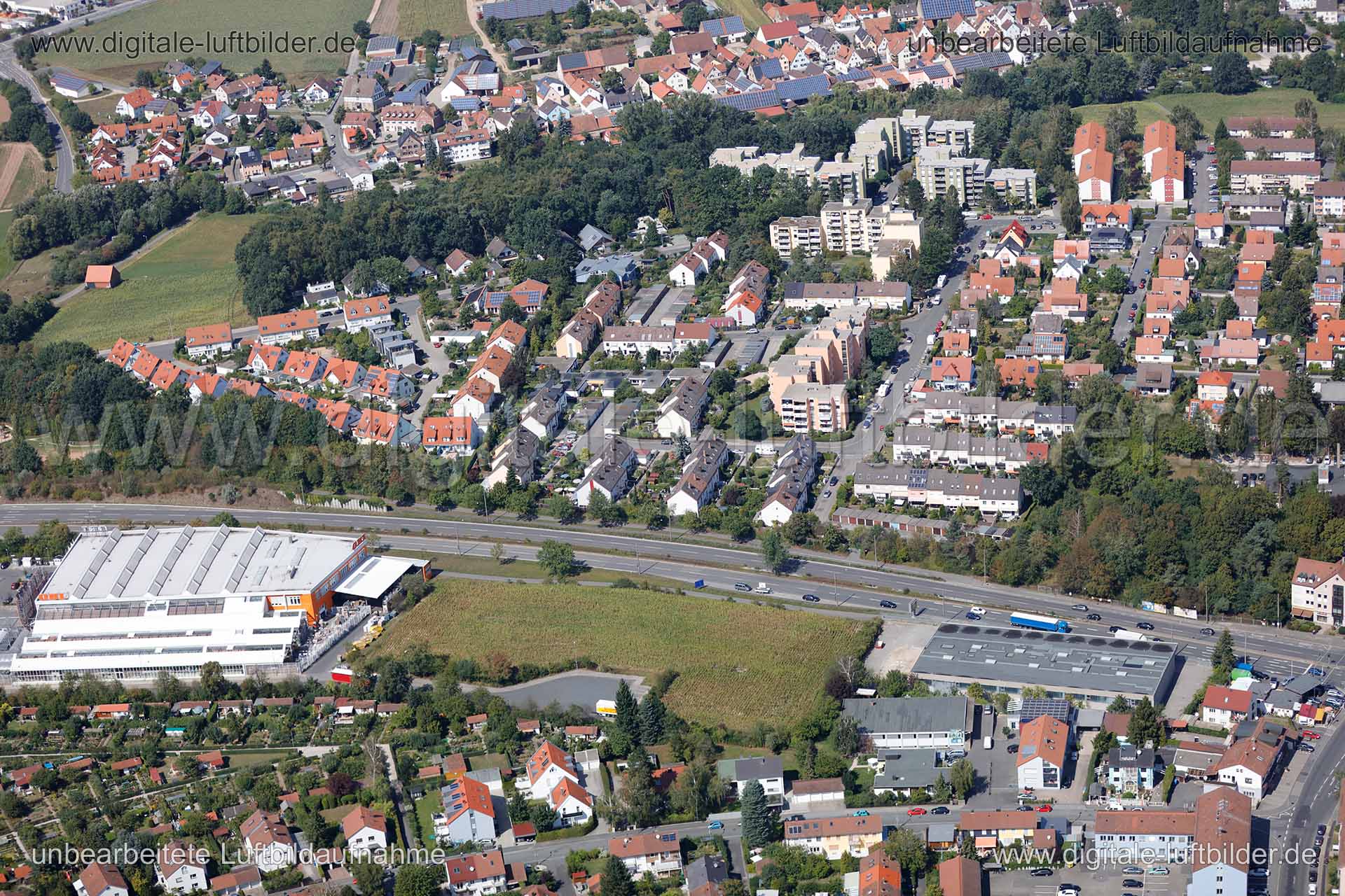 Titel: Würzburger Straße, Bildnummer: c157500, Ort / Stadt: Fürth, (Land)Kreis: kreisfreie Stadt Fürth, Regierungsbezirk: Mittelfranken, Bundesland: Bayern, Aufnahmedatum: 26.08.2015, Schlagwörter: Luftbild, Luftbilder, Luftbildfotografie, Luftaufnahme, Luftbildaufnahme, Luftfoto, Vogelperspektive, Vogelansicht, Deutschland, Schräg- und Senkrecht-Luftaufnahmen, Orthofotografie, Würzburger Straße, Am Kieselbühl, Rostocker Straße, Büsumer Straße, Am Annaberg, Obi, Baumarkt, Keplerstraße, Monat: Au