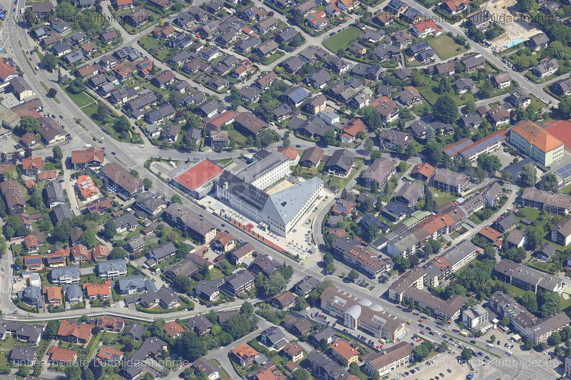 Luftbild - Garmisch-Partenkirchen, Ort: Garmisch-Partenkirchen, Tags: Garmisch-Partenkirchen, Neubau, ...