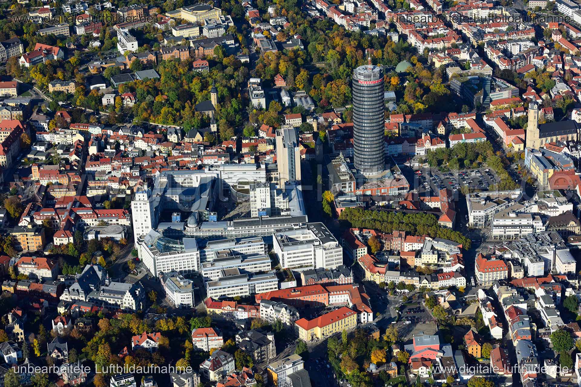 Titel: Jena, Bildnummer: n355690, Ort / Stadt: Jena, (Land)Kreis: kreisfreie Stadt Jena, Regierungsbezirk: Thüringen, Bundesland: Thüringen, Aufnahmedatum: 14.10.2019, Schlagwörter: Luftbild, Luftbilder, Luftbildfotografie, Luftaufnahme, Luftbildaufnahme, Luftfoto, Vogelperspektive, Vogelansicht, Deutschland, Schräg- und Senkrecht-Luftaufnahmen, Orthofotografie, Jena, Monat: Oktober, Jahreszeit: Herbst, Tageszeit: Mittag / Nachmittag, Jahr: 2019, Flug ID: 20191014, Bildstatus: unbearbeitetes Roh