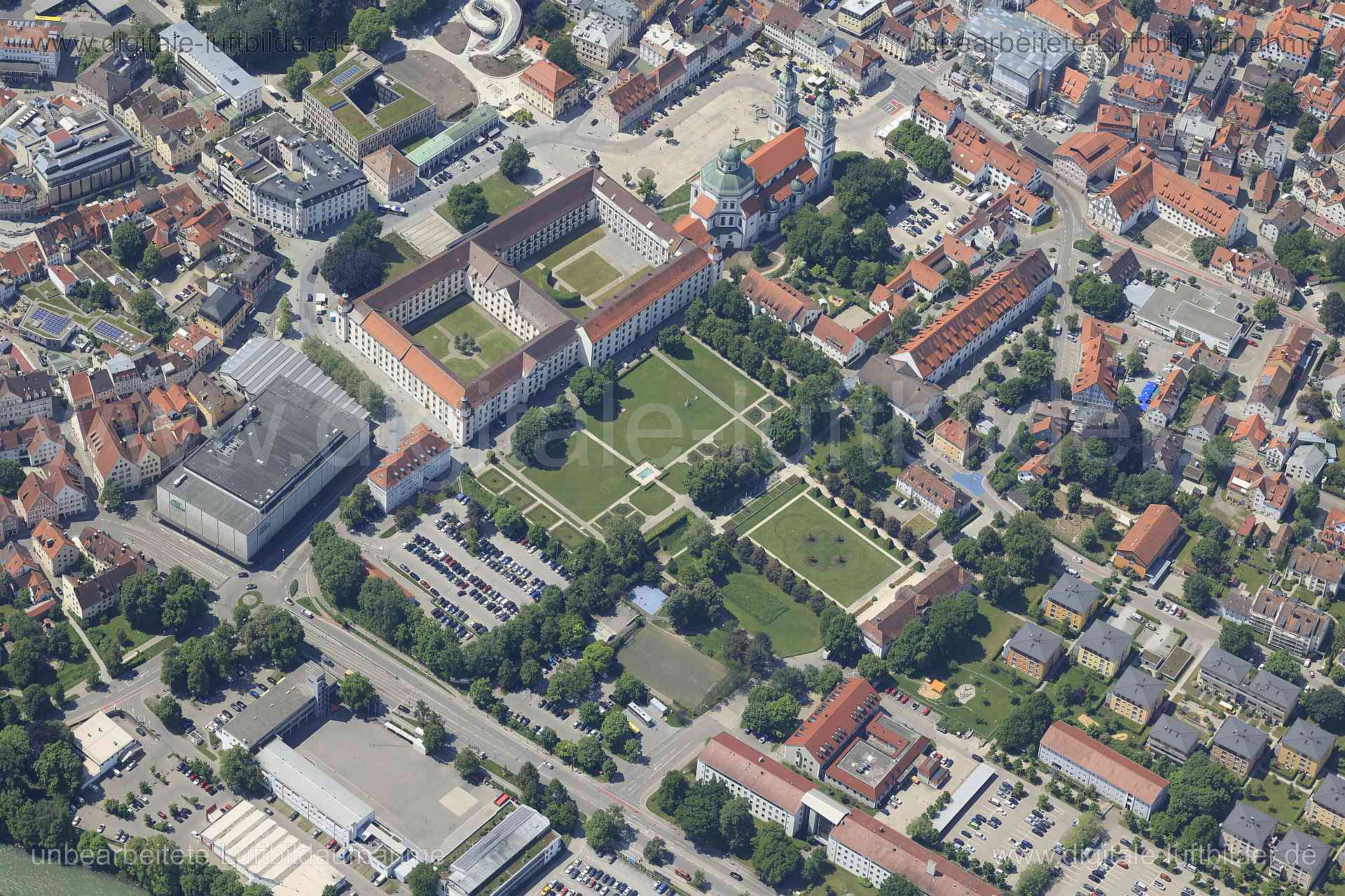 Luftbild - Basilika St. Lorenz, Ort: Kempten, Tags: Basilika St. Lorenz, Kirche, Basilika, hofgarten, Schlossgarten, ...