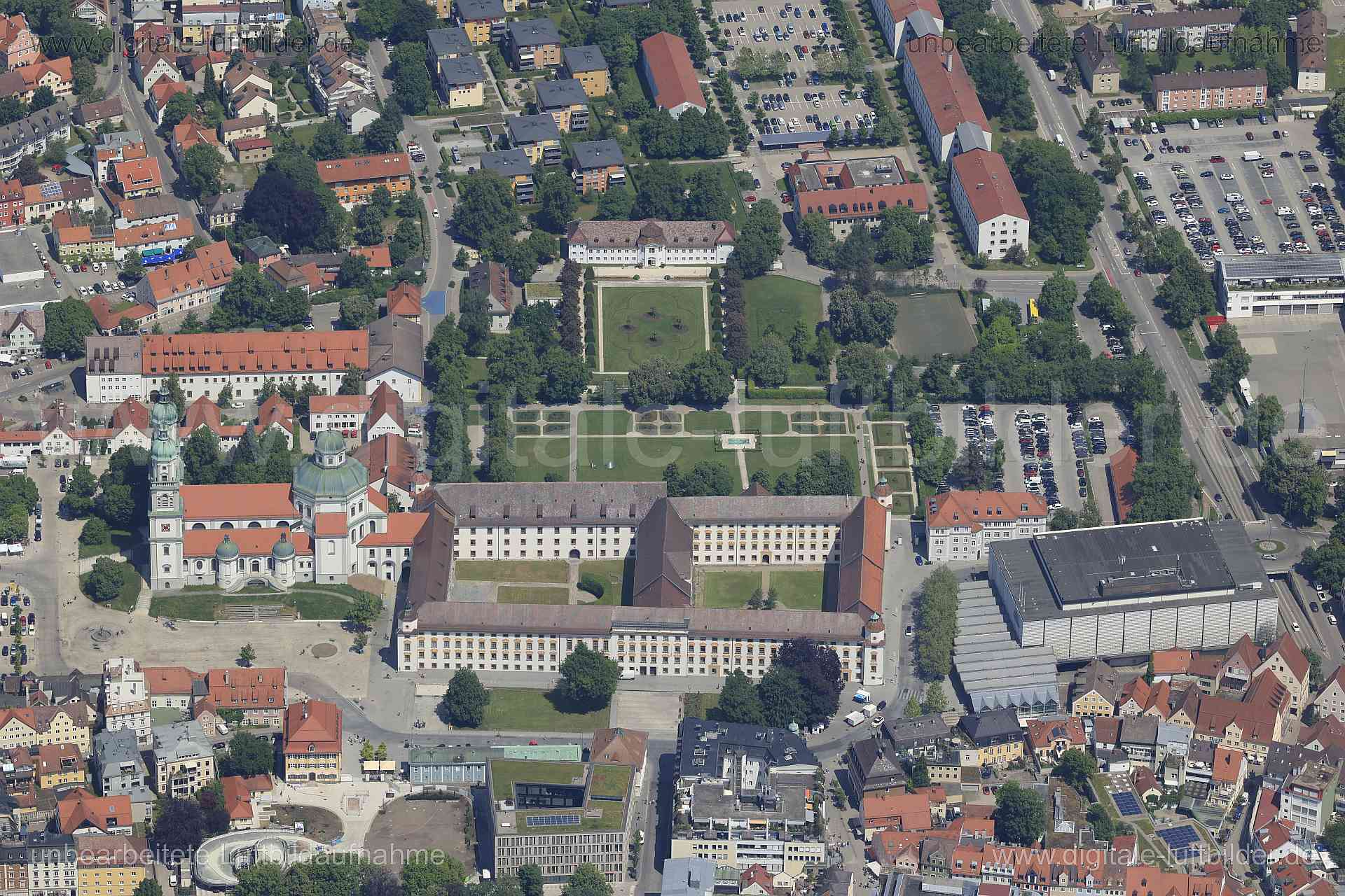 Luftbild - Basilika St. Lorenz, Ort: Kempten, Tags: Basilika St. Lorenz, Kirche, Basilika, hofgarten, Schlossgarten, ...