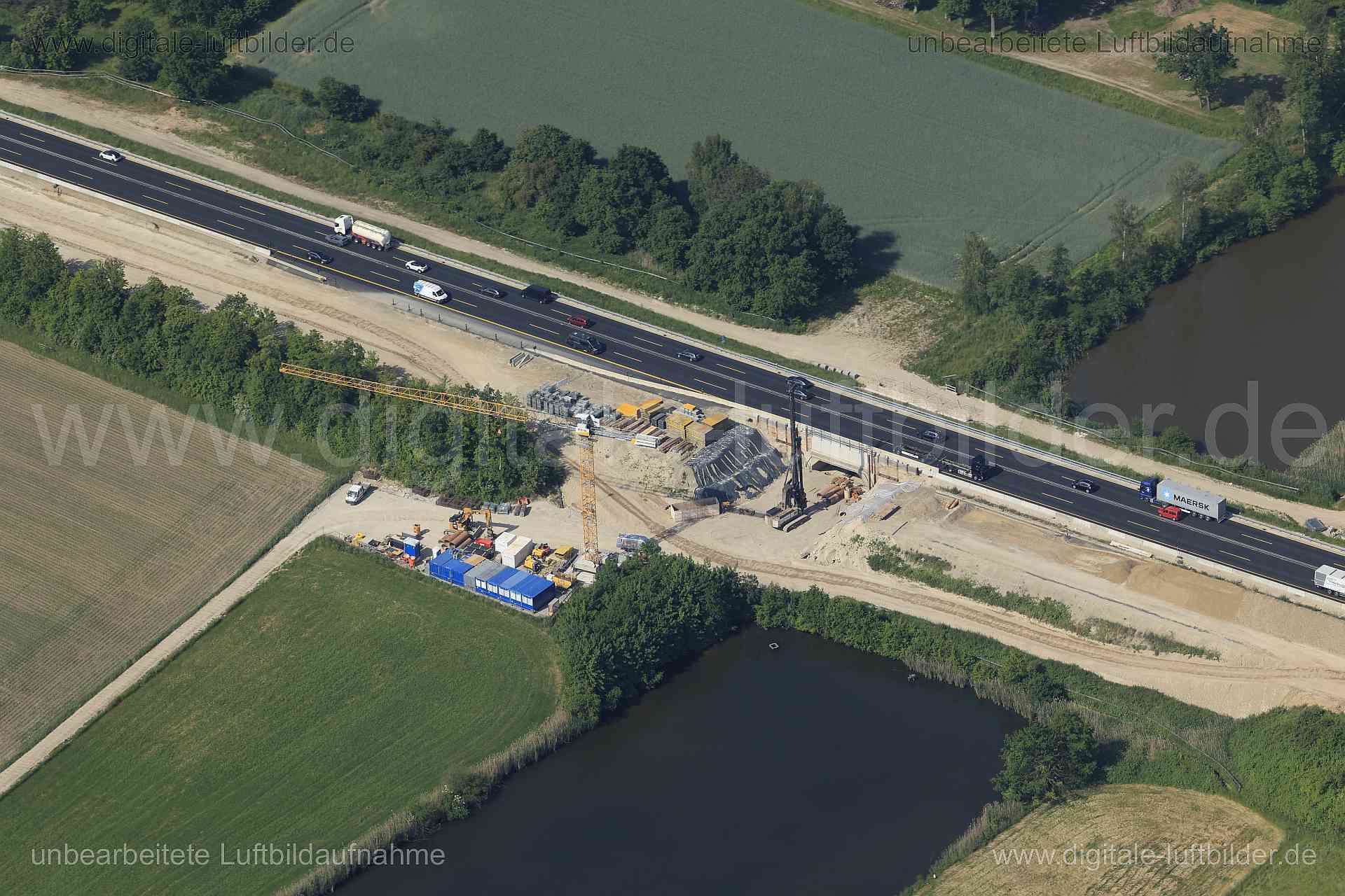 Luftbild - Brückenbau A3, Ort: Kosbach, Tags: Autobahn A3, BAB 3, Brücke, Baustelle, Brückenbau, Kran, Autobahn, ...