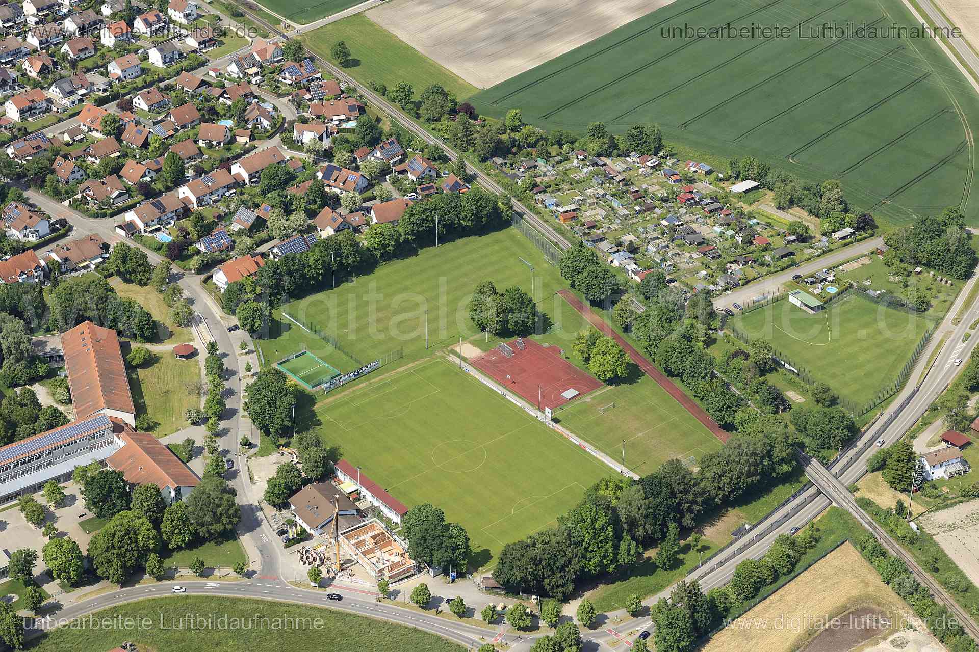 Luftbild - SV Amendingen, Ort: Memmingen, Tags: SV Amendingen, Sportplatz, Sport, ...
