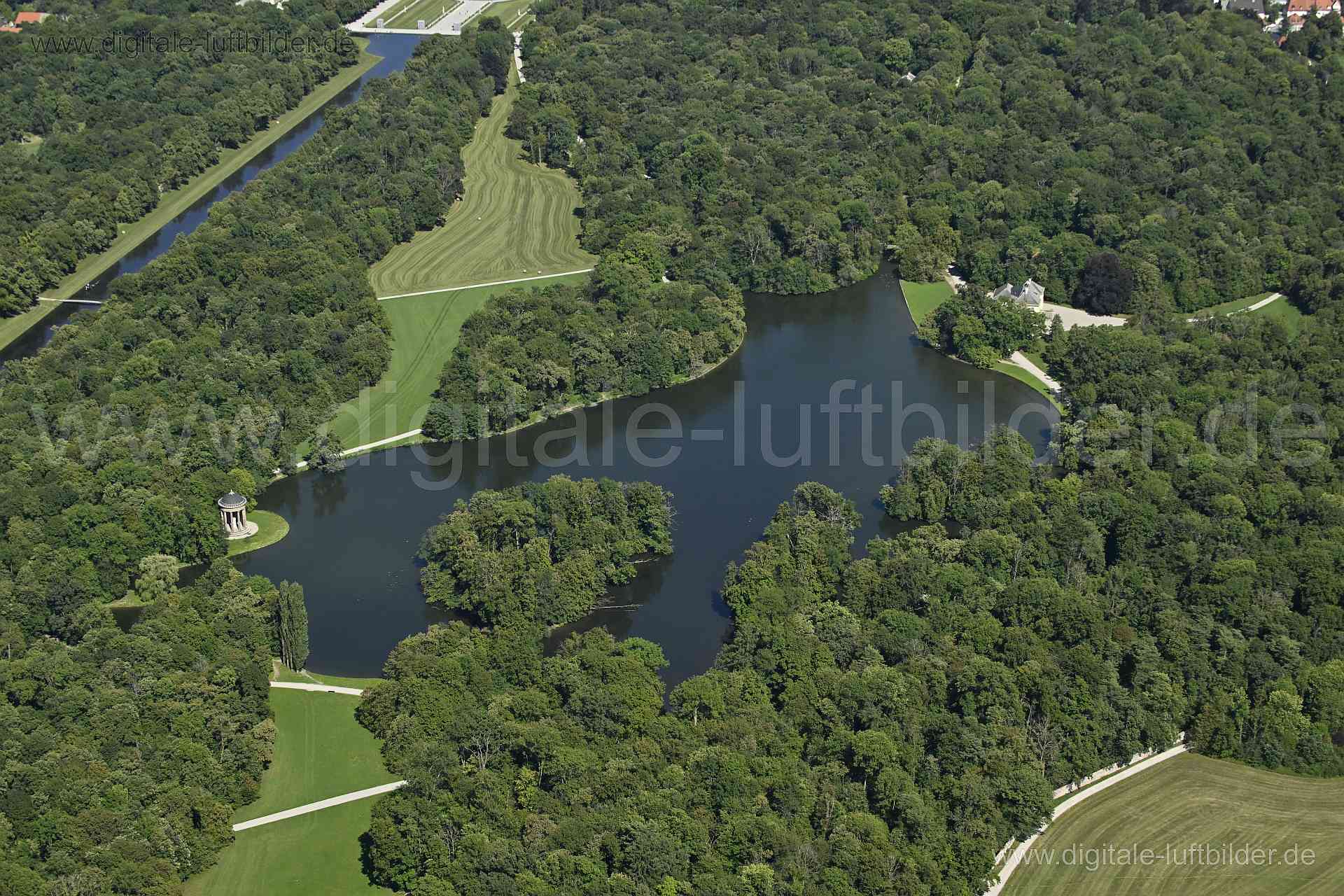 Titel: Badeburger See, Bildnummer: n514460, Ort / Stadt: München, (Land)Kreis: kreisfreie Stadt München, Regierungsbezirk: Oberbayern, Bundesland: Bayern, Aufnahmedatum: 11.08.2023, Schlagwörter: Deutschland, , Badeburger See, See, Weiher, Nymphenburg, Monat: August, Jahreszeit: Sommer, Tageszeit: Vormittag / Mittag, Jahr: 2023, Flug ID: 20230811, Bildstatus: unbearbeitetes Rohbild, Bildabmessung: 8256 x 5504 Pixel, Fotograf & Copyright: Oliver Acker
