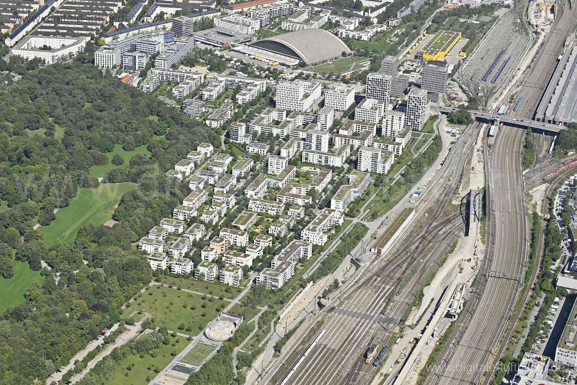 Titel: Birketweg, Bildnummer: n514110, Ort / Stadt: München, (Land)Kreis: kreisfreie Stadt München, Regierungsbezirk: Oberbayern, Bundesland: Bayern, Aufnahmedatum: 11.08.2023, Schlagwörter: Deutschland, , Birketweg, Neubau, Monat: August, Jahreszeit: Sommer, Tageszeit: Vormittag / Mittag, Jahr: 2023, Flug ID: 20230811, Bildstatus: unbearbeitetes Rohbild, Bildabmessung: 8256 x 5504 Pixel, Fotograf & Copyright: Oliver Acker
