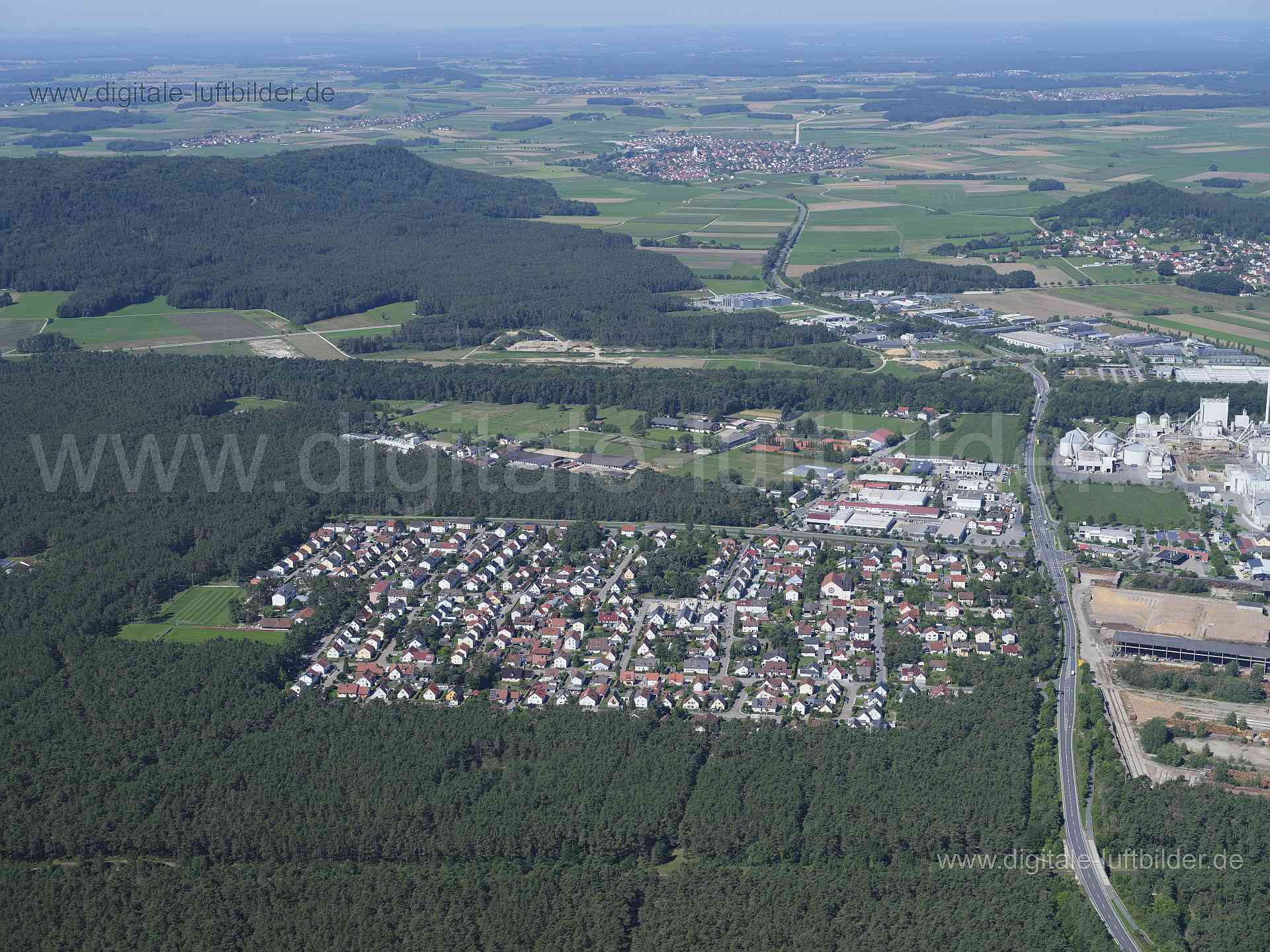 Titel: Hasenheide, Bildnummer: f510510, Ort / Stadt: Neumarkt i. d. Oberpfalz, (Land)Kreis: Landkreis Neumarkt in der Oberpfalz, Regierungsbezirk: Oberpfalz, Bundesland: Bayern, Aufnahmedatum: 11.08.2023, Schlagwörter: Deutschland, , Hasenheide, Monat: August, Jahreszeit: Sommer, Tageszeit: Vormittag / Mittag, Jahr: 2023, Flug ID: 20230811, Bildstatus: unbearbeitetes Rohbild, Bildabmessung: 11648 x 8736 Pixel, Fotograf & Copyright: Oliver Acker