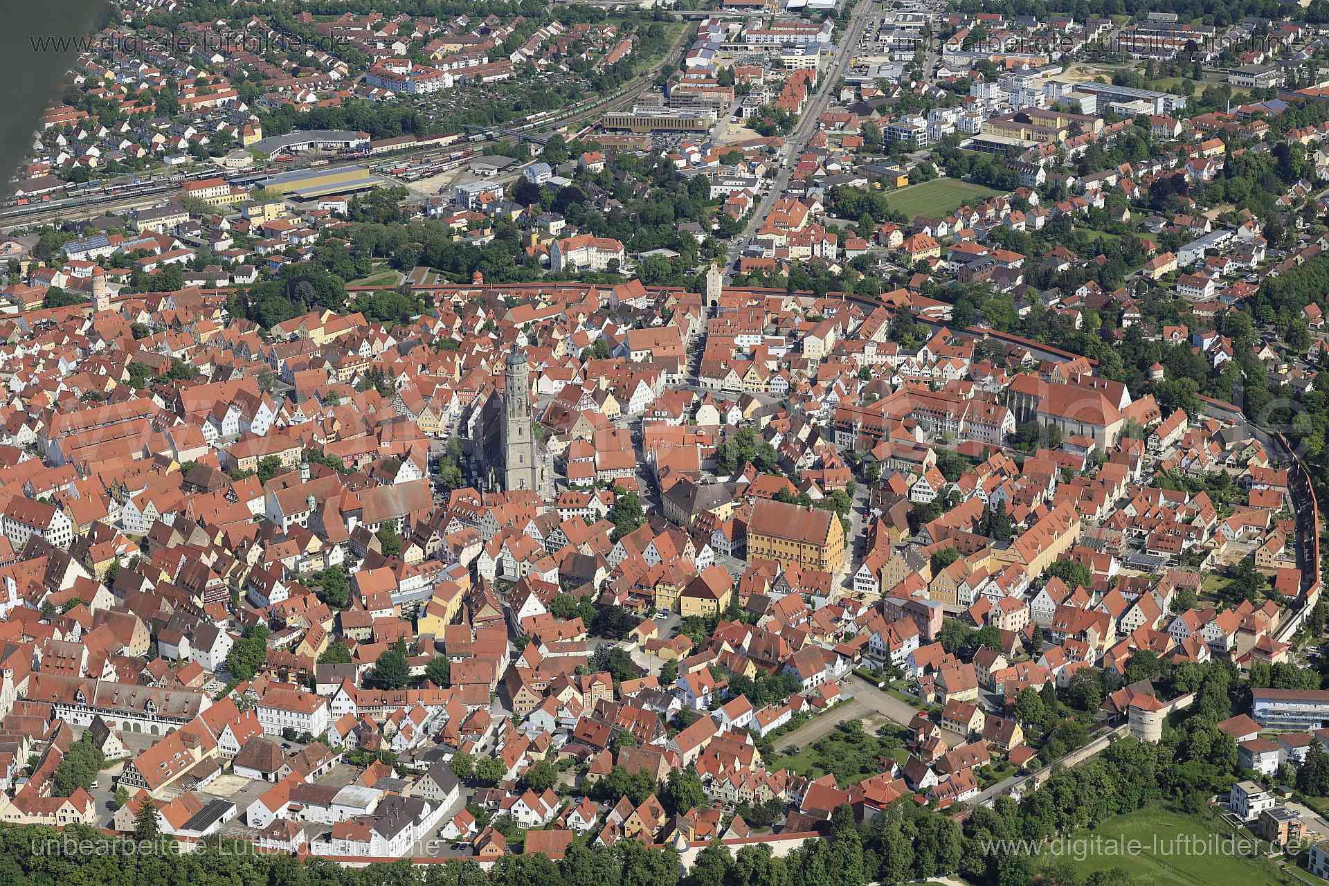 Luftbild - Nördlingen, Ort: Nördlingen, Tags: Nördlingen, Altstadt, Stadtring, ...
