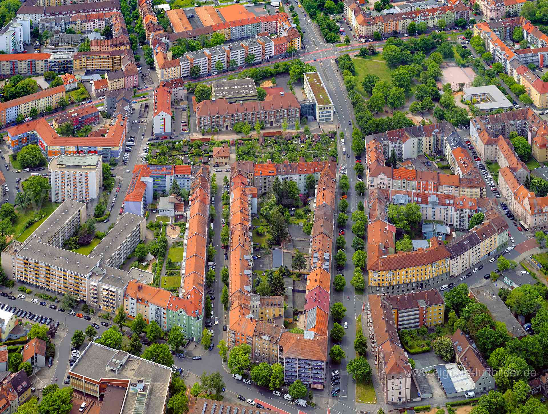 Luftbild - Adam-Kraft-Realschule, Ort: Nürnberg, Tags: Adam-Kraft-Realschule, Südstadt, , Ajtoschstraße, Calvinstraße, Gud...