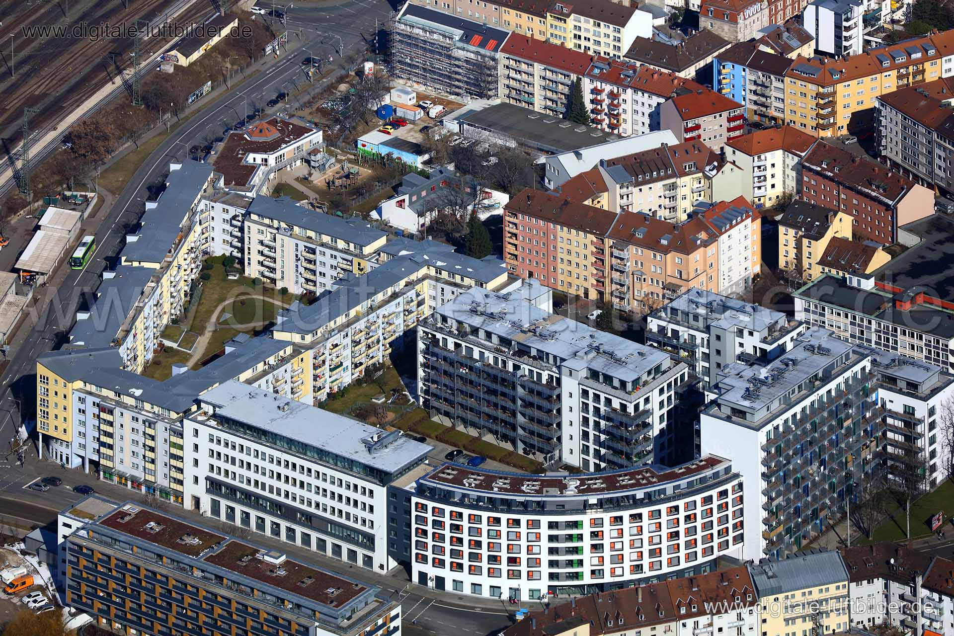 Titel: Allersberger Straße, Bildnummer: c251130, Ort / Stadt: Nürnberg, (Land)Kreis: kreisfreie Stadt Nürnberg, Regierungsbezirk: Mittelfranken, Bundesland: Bayern, Aufnahmedatum: 21.03.2018, Schlagwörter: Luftbild, Luftbilder, Luftbildfotografie, Luftaufnahme, Luftbildaufnahme, Luftfoto, Vogelperspektive, Vogelansicht, Deutschland, Schräg- und Senkrecht-Luftaufnahmen, Orthofotografie, Allersberger Straße, Köhnstraße, Neubau, Architektur, Heideloffstraße, Findelwiesenstraße, Glockenhof, Glockenh