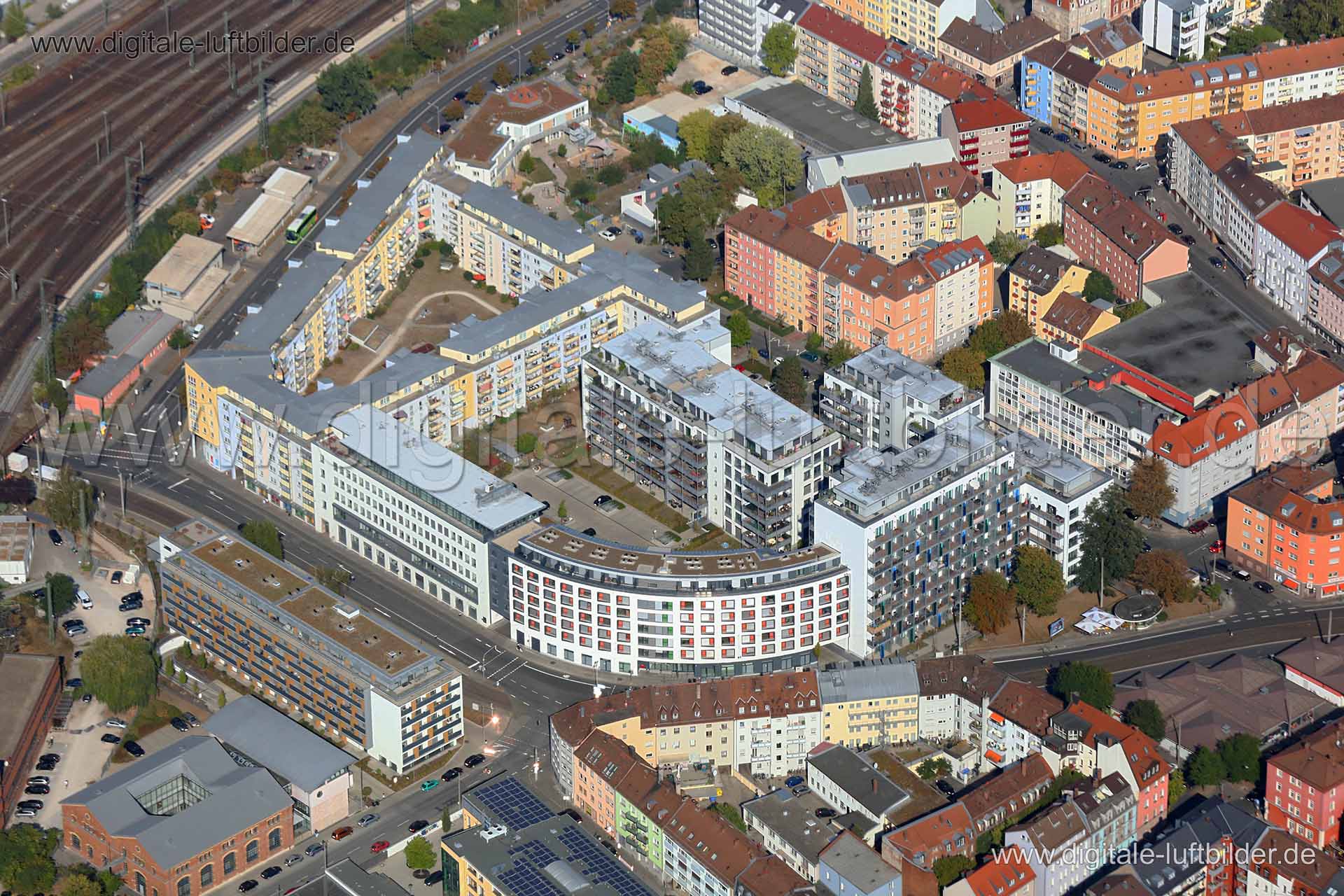 Titel: Allersberger straße, Bildnummer: c282660, Ort / Stadt: Nürnberg, (Land)Kreis: kreisfreie Stadt Nürnberg, Regierungsbezirk: Mittelfranken, Bundesland: Bayern, Aufnahmedatum: 19.09.2018, Schlagwörter: Luftbild, Luftbilder, Luftbildfotografie, Luftaufnahme, Luftbildaufnahme, Luftfoto, Vogelperspektive, Vogelansicht, Deutschland, Schräg- und Senkrecht-Luftaufnahmen, Orthofotografie, Allersberger Straße, Köhnstraße, Regensburger Straße, Heideloffstraße, Scheurlstraße, Widhalmstraße, Wirthstraß