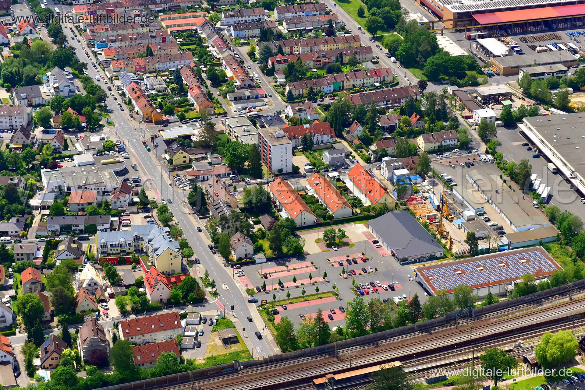 Titel: Altenfurt, Bildnummer: n300490, Ort / Stadt: Nürnberg, (Land)Kreis: kreisfreie Stadt Nürnberg, Regierungsbezirk: Mittelfranken, Bundesland: Bayern, Aufnahmedatum: 03.06.2019, Schlagwörter: Luftbild, Luftbilder, Luftbildfotografie, Luftaufnahme, Luftbildaufnahme, Luftfoto, Vogelperspektive, Vogelansicht, Deutschland, Schräg- und Senkrecht-Luftaufnahmen, Orthofotografie, 90475, Löwenberger Straße, Habsburgerstraße, Altenfurter Straße, Altenfurt, Monat: Juni, Jahreszeit: Sommer, Tageszeit: M