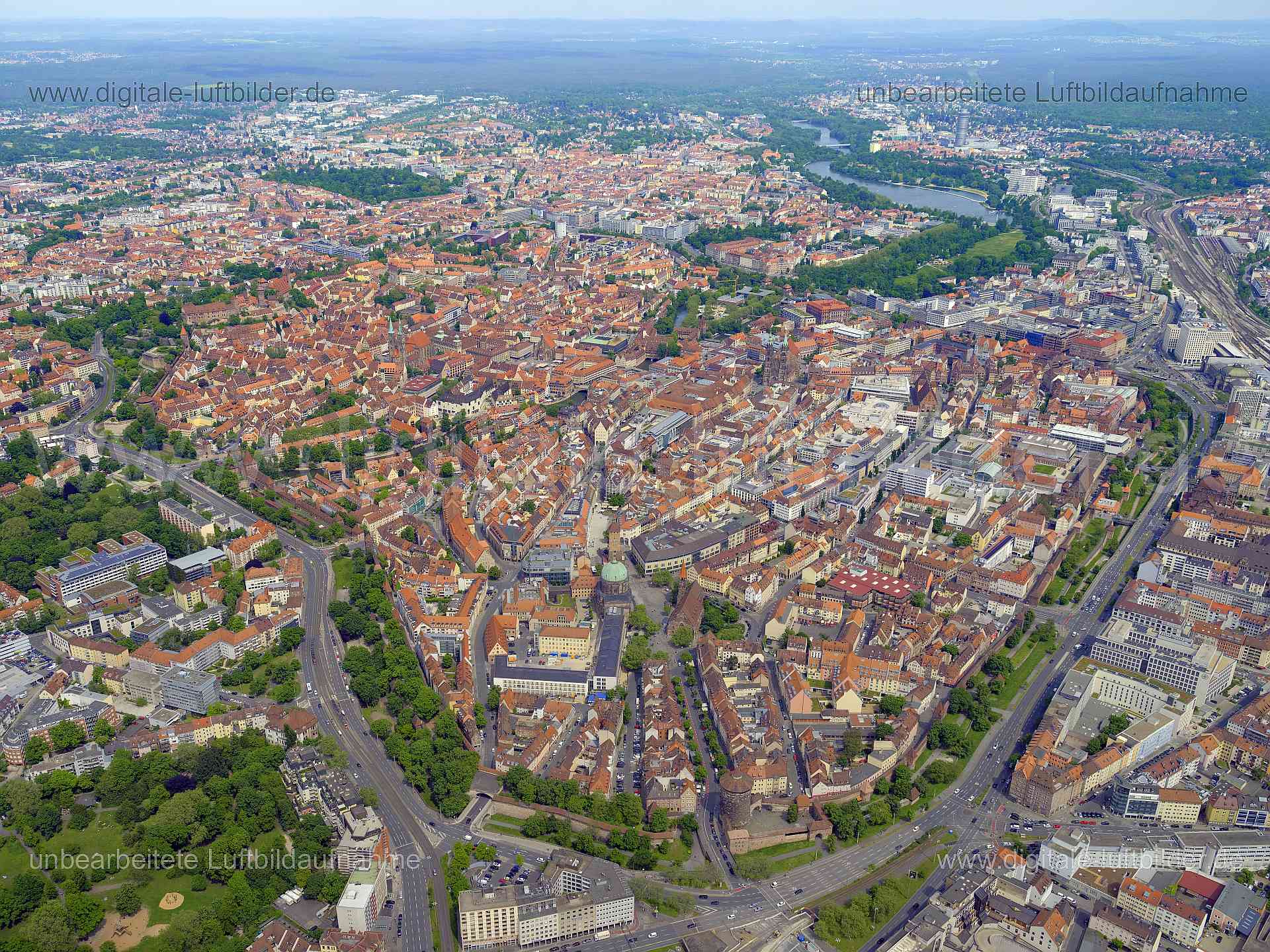 Luftbild - Altstadtring, Ort: Nürnberg, Tags: Altstadtring, Altstadt, Panorama, Himmel, Horizont, Rosenau, Rosenaupark, Pl...